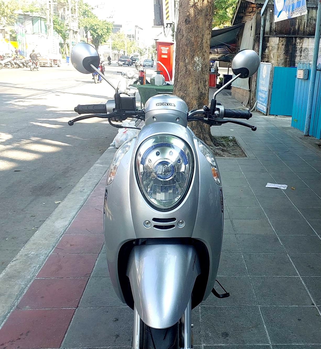 (ปิดการขายครับ ) scoopy i ตัว top ล้อแม็ก สีเทา สีสวย เครื่องดี