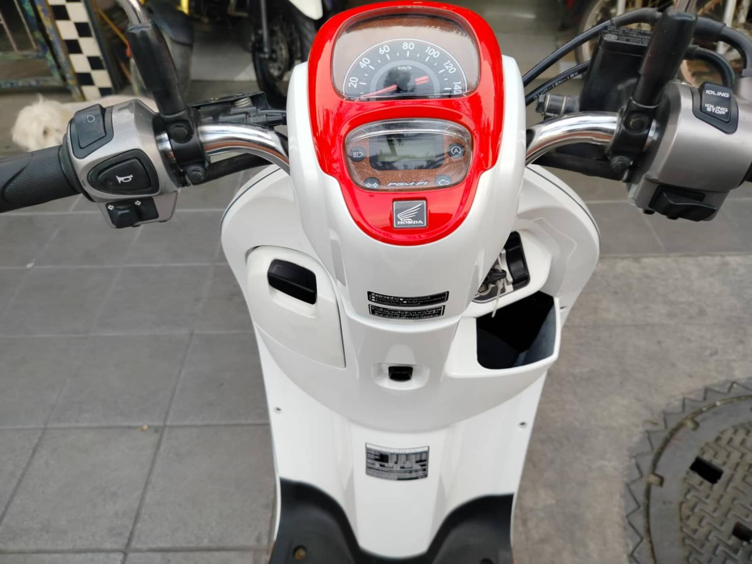 (ปิดการขาย) พร้อมส่งชลบุรีครับ scoopy ตัวใหม่ไฟหน้า LED