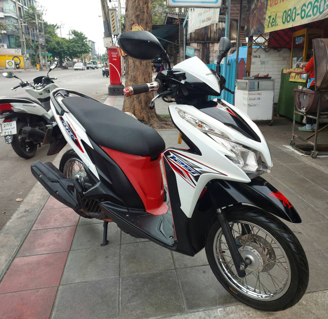 (ปิดการขายครับ) click 125 สีขาวดำ