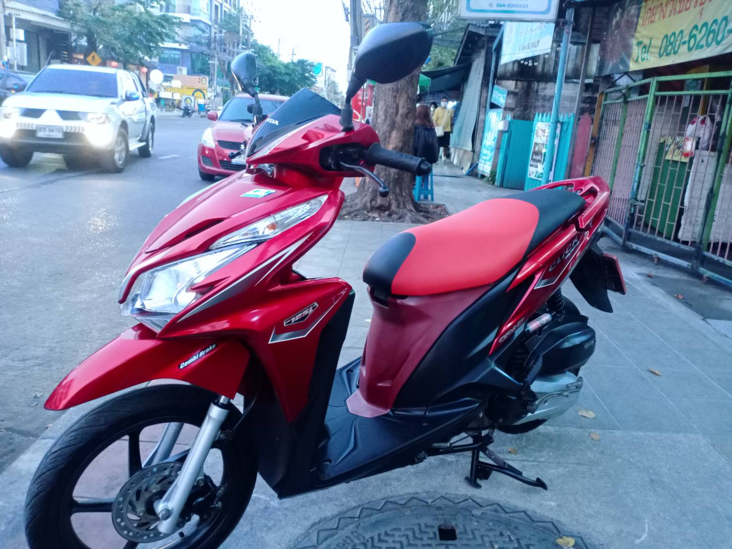 ปิดการขายรถสวยขอบคุณลูกค้าที่มาอุดหนุนครับผม คลิก 125 i สีแดงดำ ตัวท็อปล้อแม็ก เบรคอมบายมี idling stop