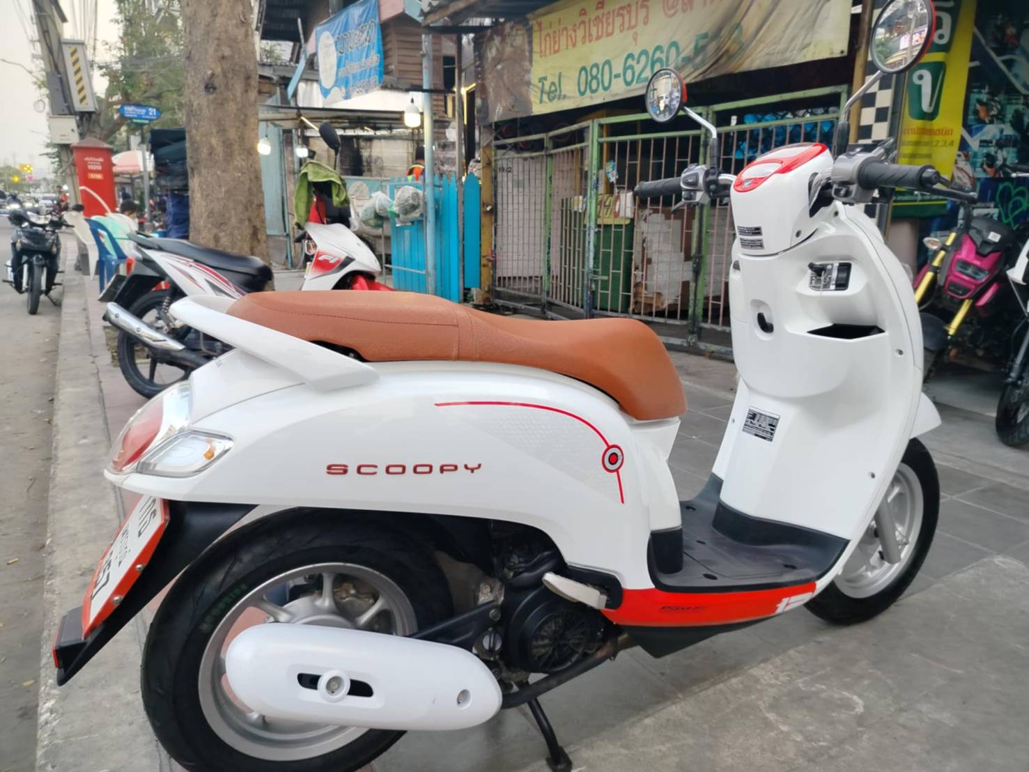 (ปิดการขาย) พร้อมส่งชลบุรีครับ scoopy ตัวใหม่ไฟหน้า LED