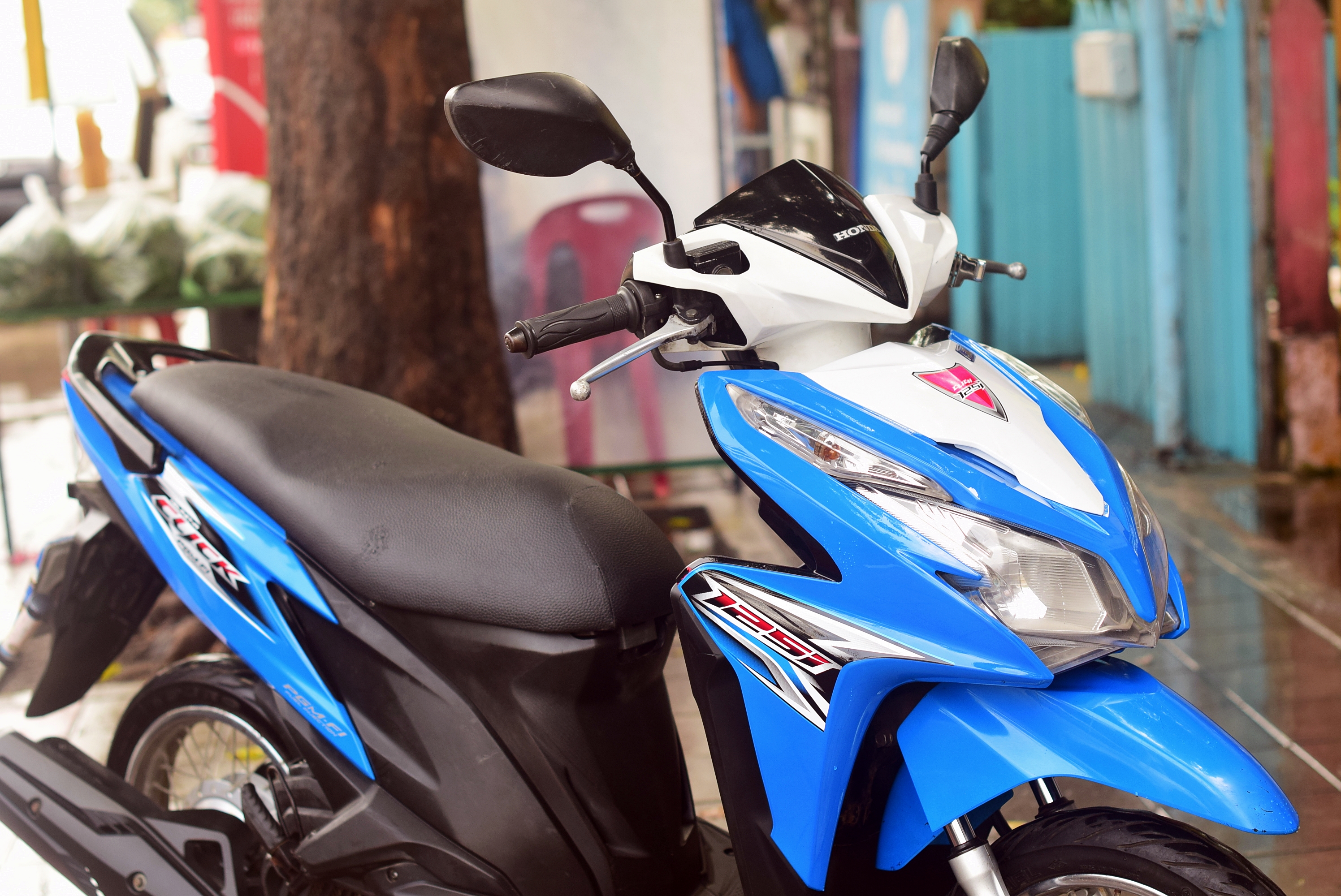 (( ขายแล้วครับ )) click 125 i สีน้ำเงิน ทะเบียนสวย