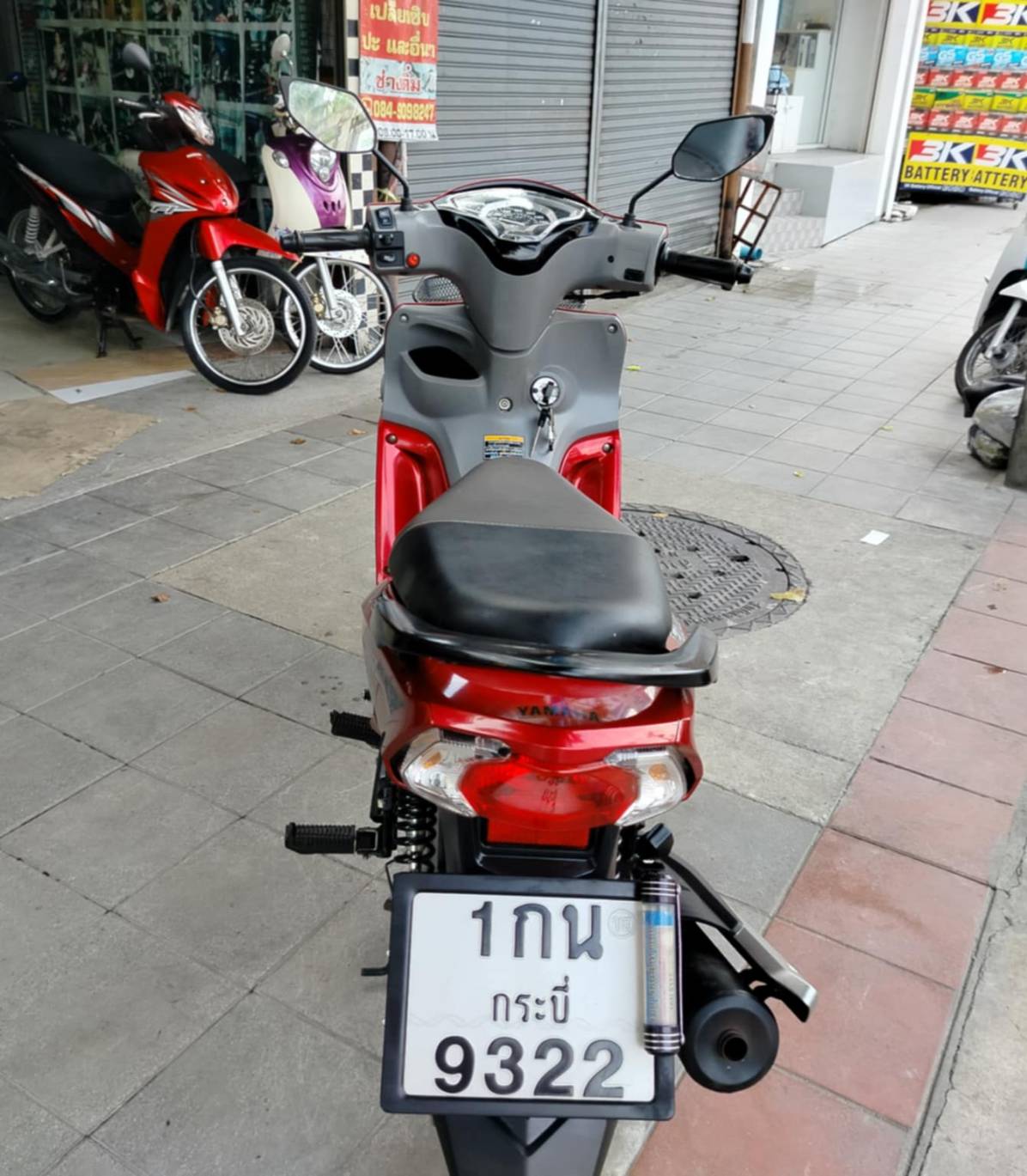 (ปิดการขายครับ) yamaha finn สีแดงตัวท็อปล้อแม็กสตาร์ทมือ จดทะเบียนปี 2024