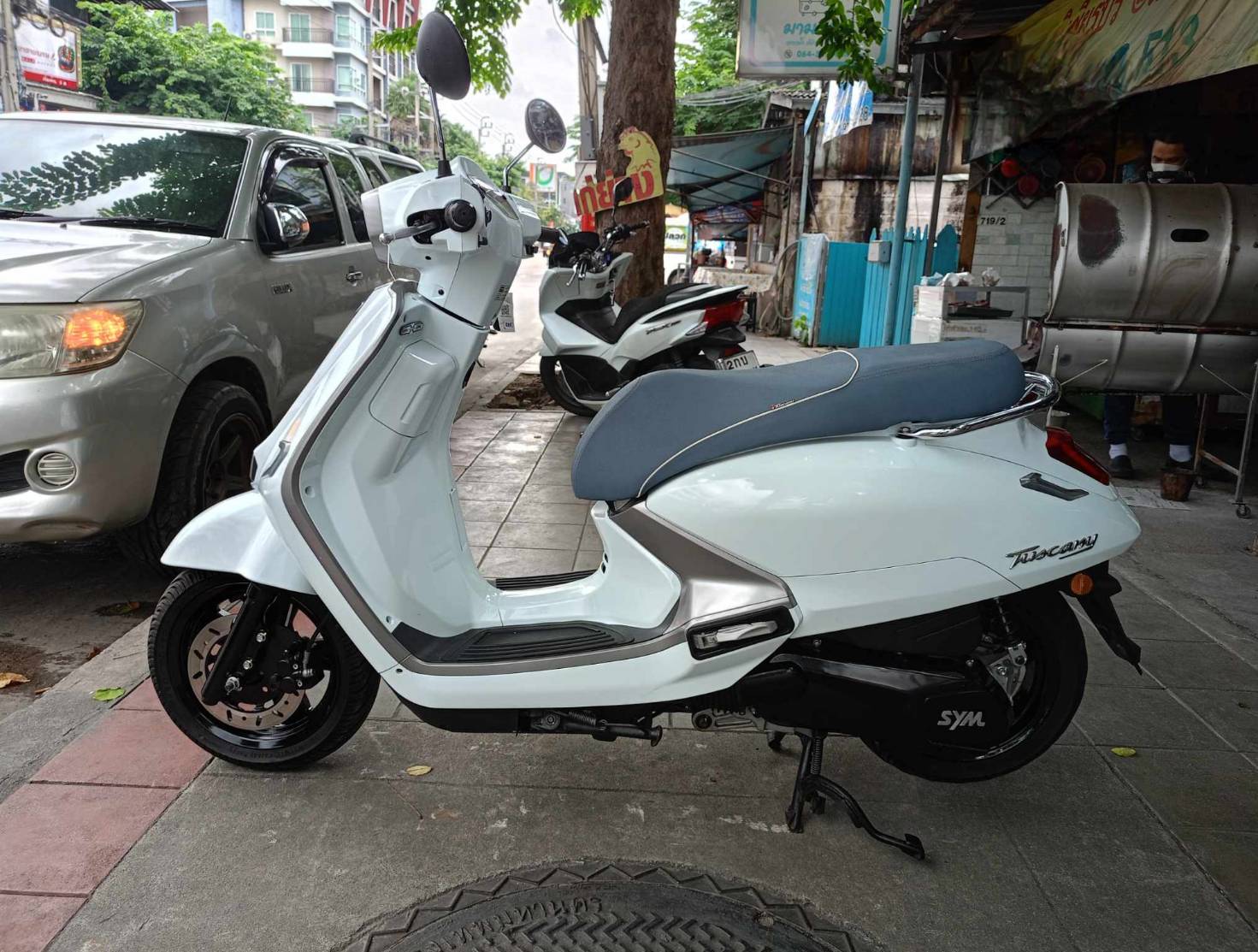 (ปิดการขายครับ) GPX tuscanny 150 cc สีขาวปี 2023 ไมน้อยๆ 3,000 กิโล
