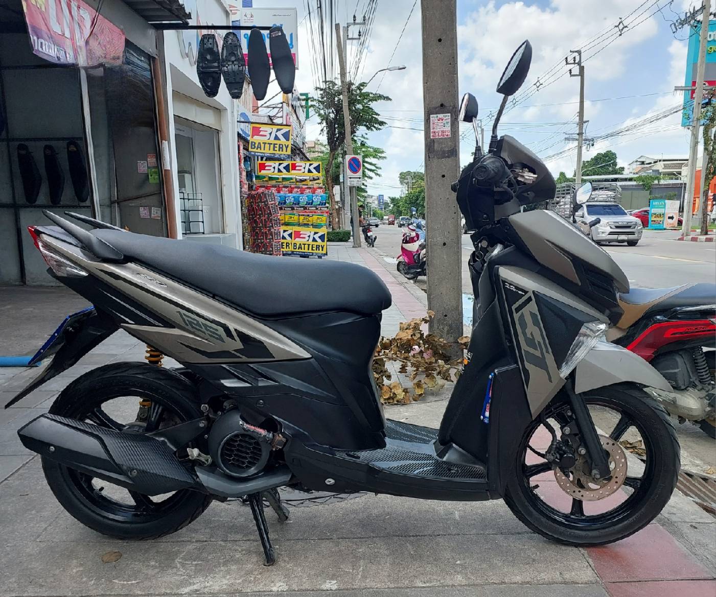 (ปิดการขาย) พร้อม ส่งครับyamaha GT 125 สีเทาทะเบียนปี 2558