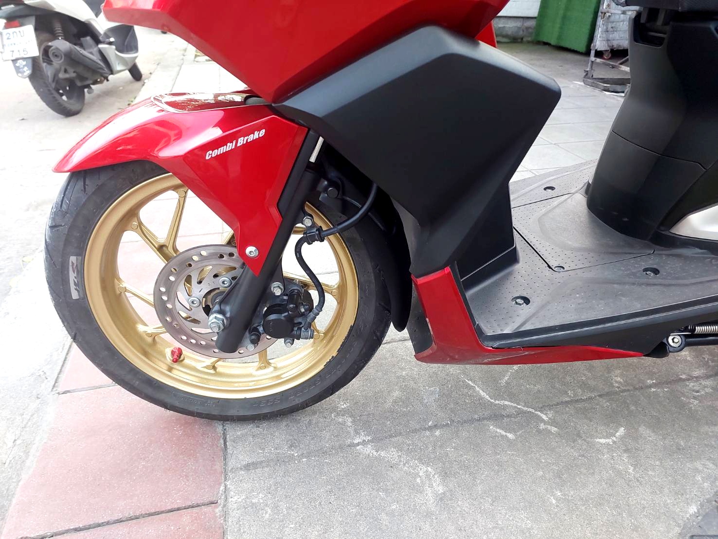 (ปิดการขาย) click 160 สีแดงแก้ว เงาสวย รถปี 65 รถปีเดียว รถบ้านมือเดียว