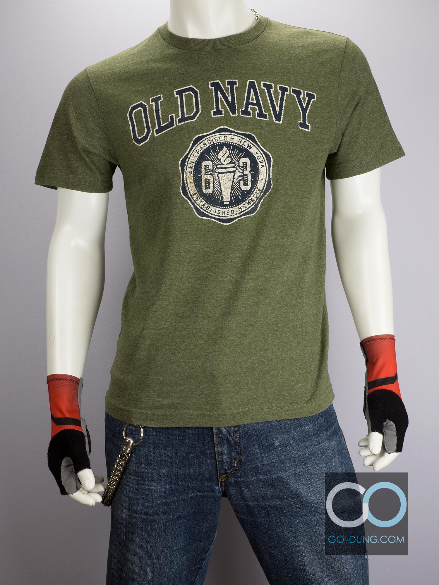 เสื้อยืดมือสองแบรนด์เนม OLD NAVY ผ้า 50/50 สกรีนแตกวินเทจ