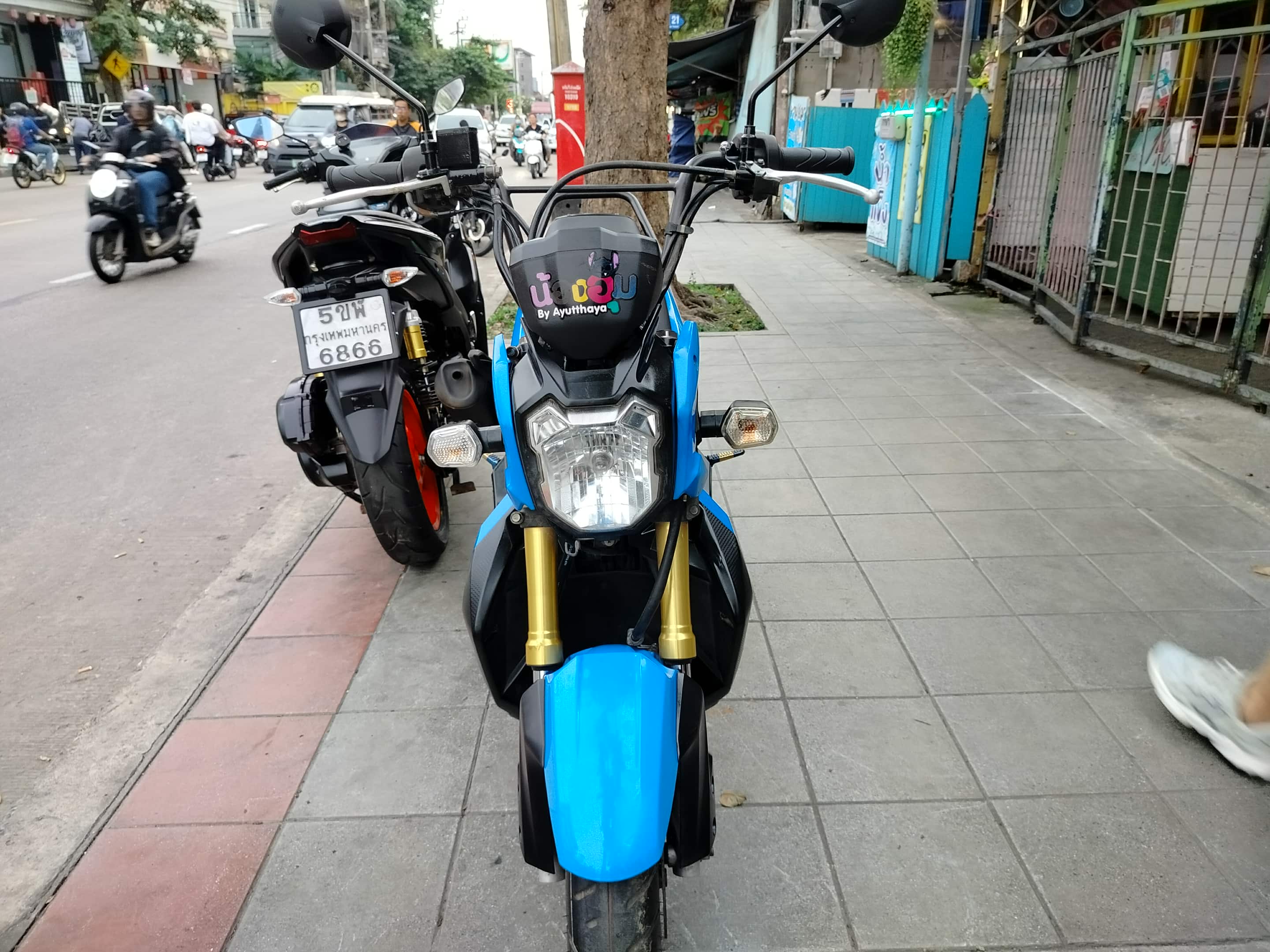 ปิดการขาย Zoomer x สีน้ำเงิน 2014