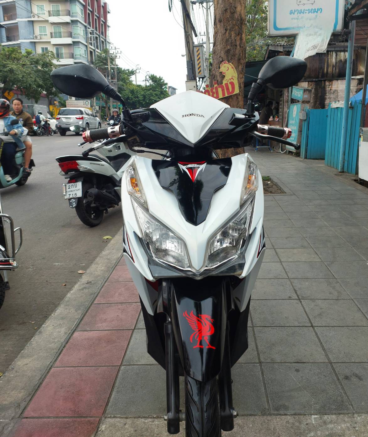 (ปิดการขายครับ) click 125 สีขาวดำ