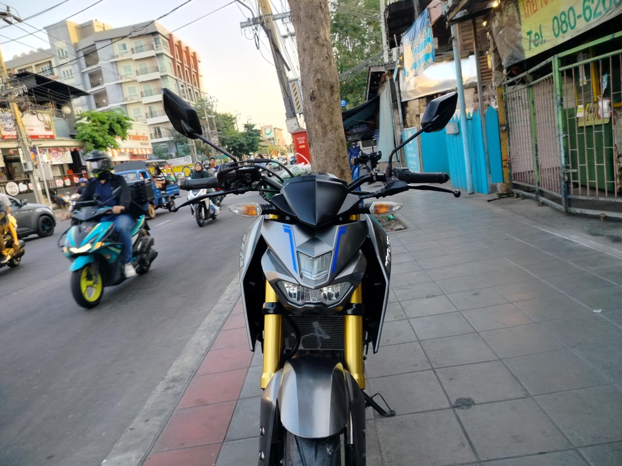 (ปิดการขายครับ) ส่งกาญจนบุรี อีกคัน Yamaha mslaz สีเทา drak edition สีเข้มสวยดุดัน