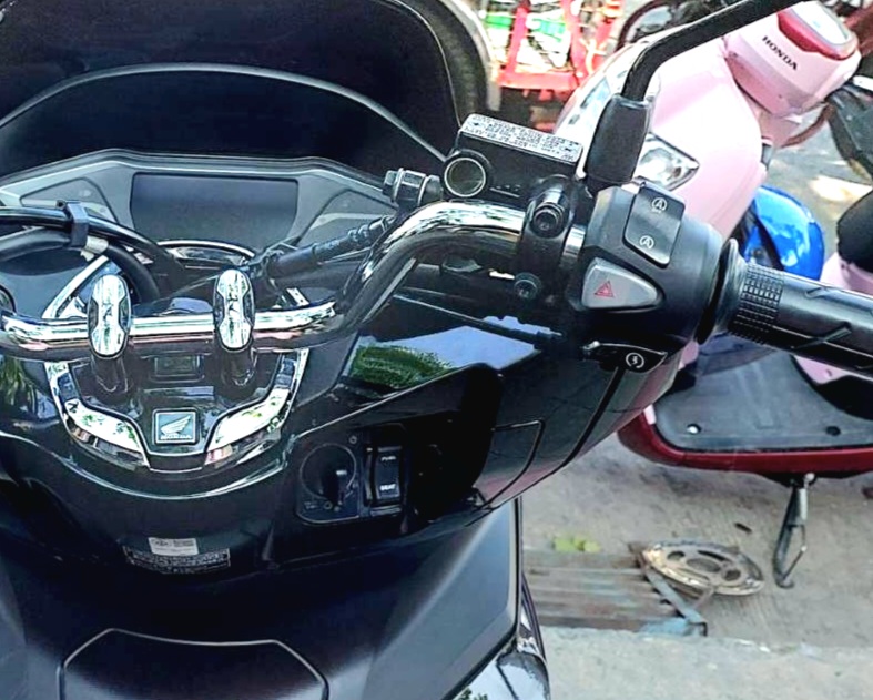 (ปิดการขายครับผม) PCX 160 สีดำเงาปี 2023 รถ 11 เดือน ผู้หญิงใช้รถสภาพสวยงามตามเจ้าของเดิม