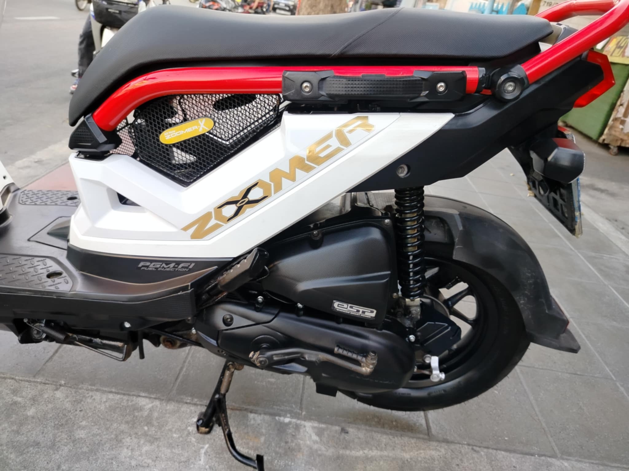 (ปิดการขายครับ ) zoomer x สีขาว ตัวใหม่ใหม่ดิจิตอล