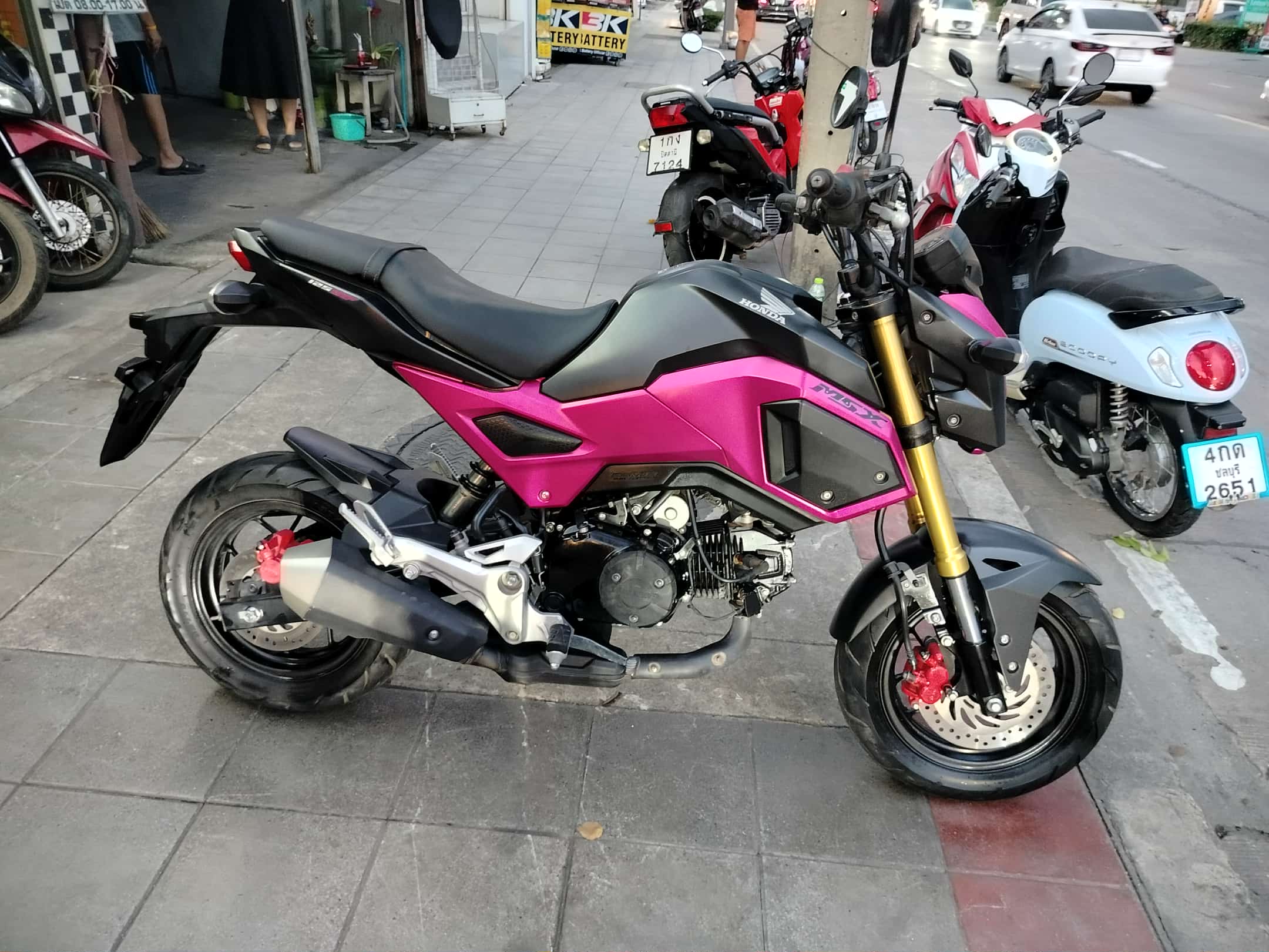 (ปิดการขาย) MSX SF สีดำชมพู จดทะเบียนปี 2020