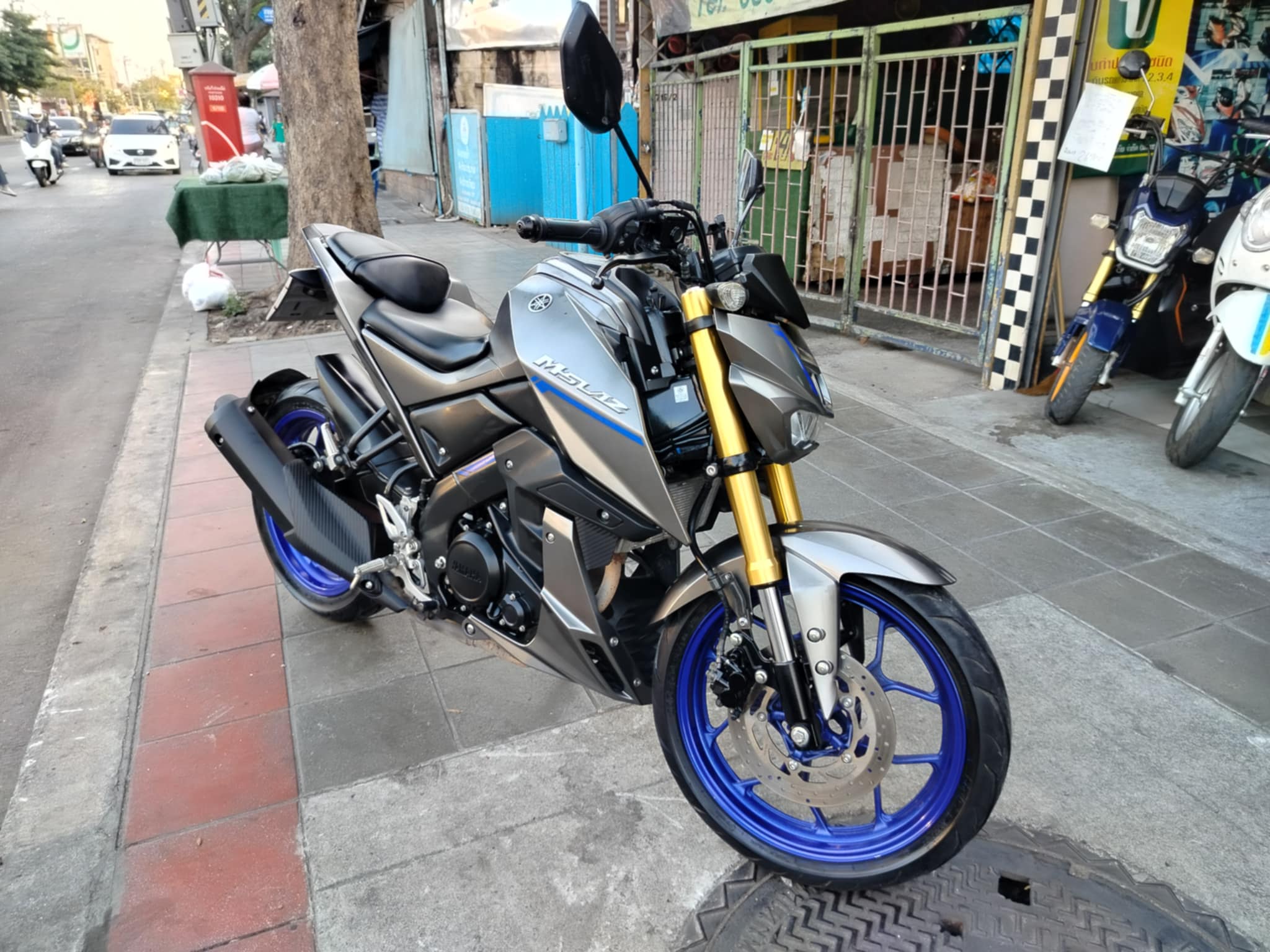 (ปิดการขายครับ) ส่งกาญจนบุรี อีกคัน Yamaha mslaz สีเทา drak edition สีเข้มสวยดุดัน