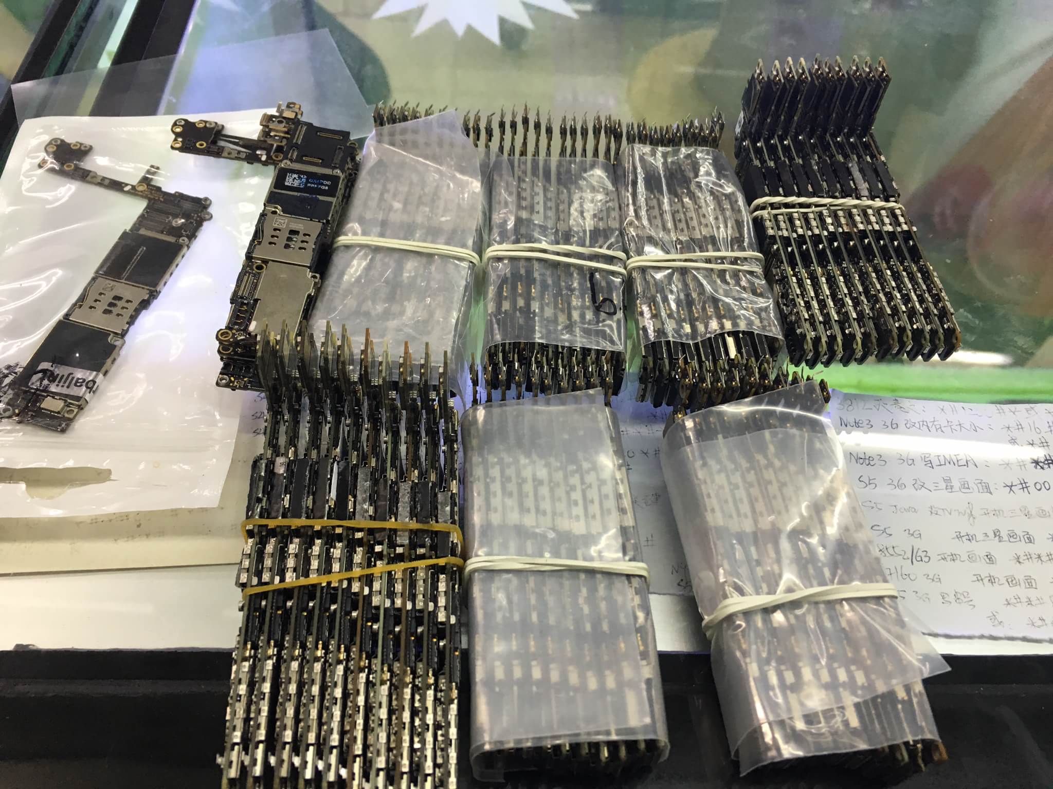 ขายส่งเมนบอร์ดไอโฟน 4 4S 5 5S 6 6+ 6S 6S+ ไอโฟนทุกรุ่น