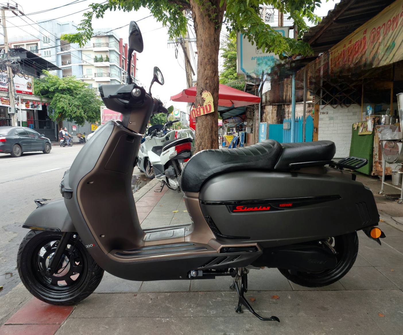 (ปิดการขาย) KEEWAY victoria 200 สีดำ 2023 รถคลาสสิคย้อนยุค 60 ร่ามสมัยด้วยระบบไฟ LED รอบคัน