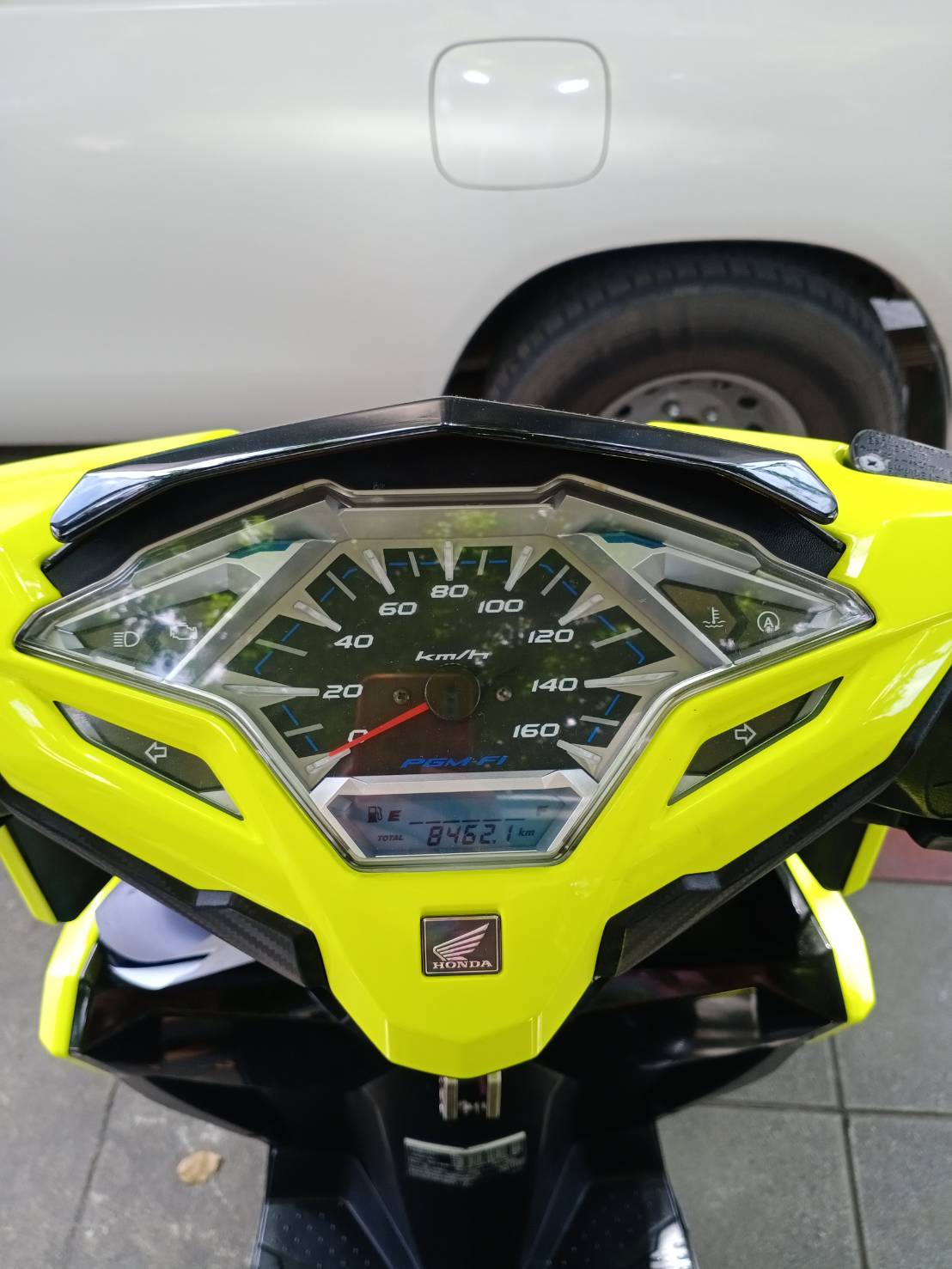 ((ขายแล้ว))click 125 led สีเหลืองมะนาวสวยๆ