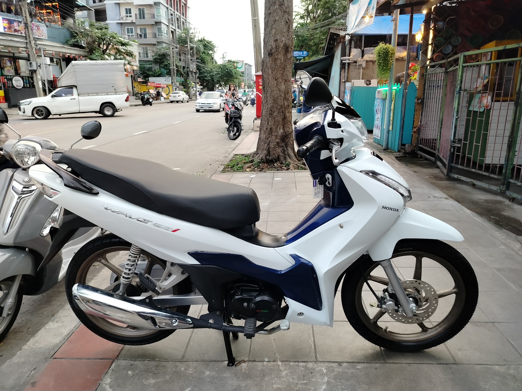 เวฟ 125 i สีขาวน้ำเงิน 2024 ไมล์ดิจิตอล
