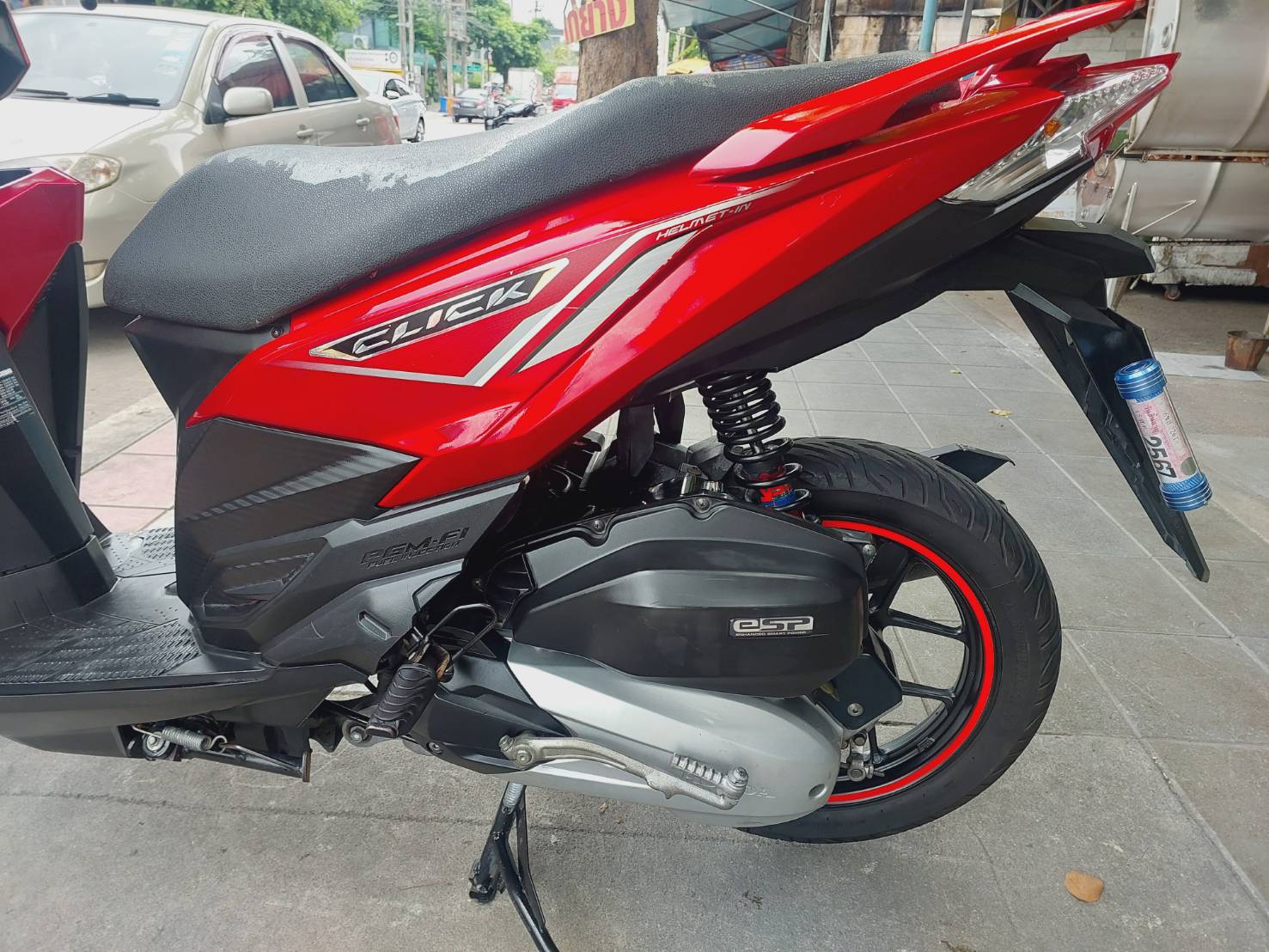 (ปิดการขายครับ) click 125 i สีแดง ตัวท็อปล้อแม็กยางใหม่ๆ