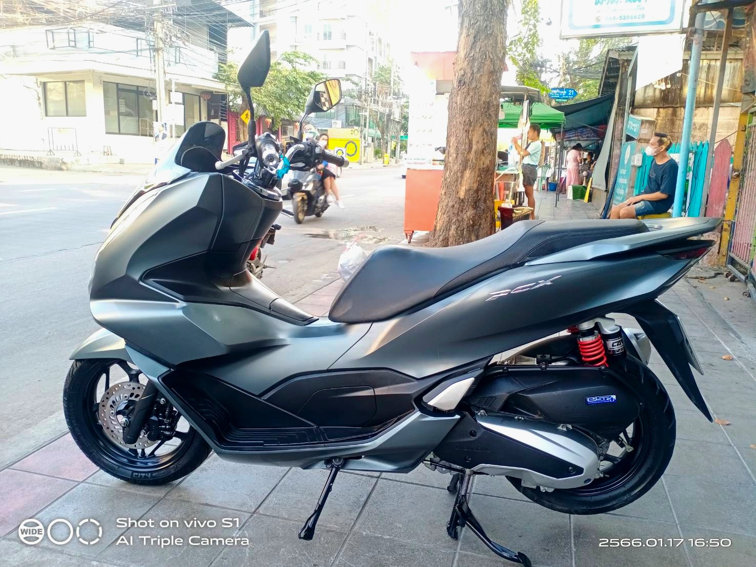 (ปิดการขายครับ) ลูกค้าประจำคันที่3 แล้วครับ pcx 160 ปี2021 สีเทา เครื่องดี สีสวย