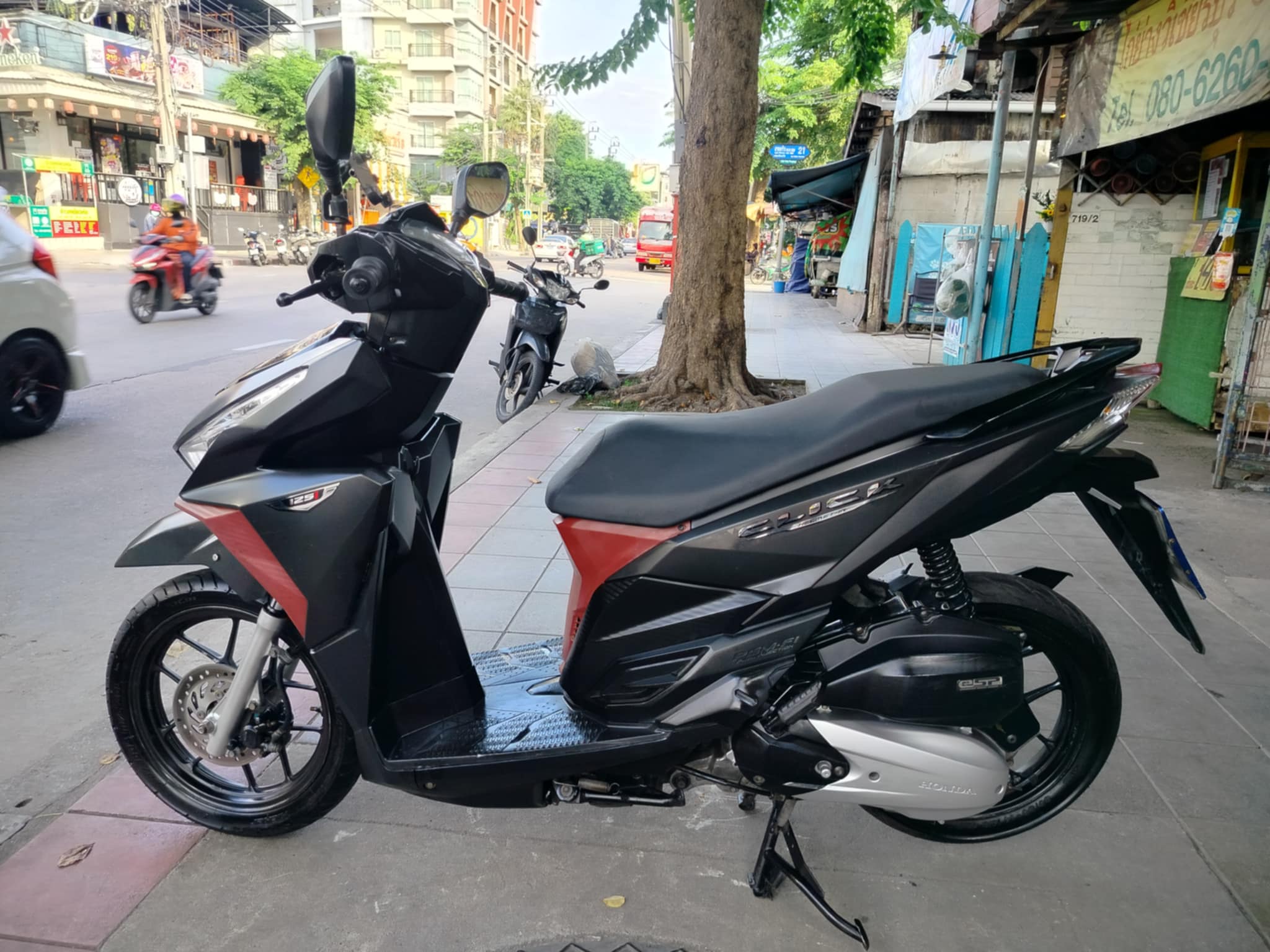 ปิดการขายครับผม click 125 led สีดำ ล้อแม็กตัวท็อป