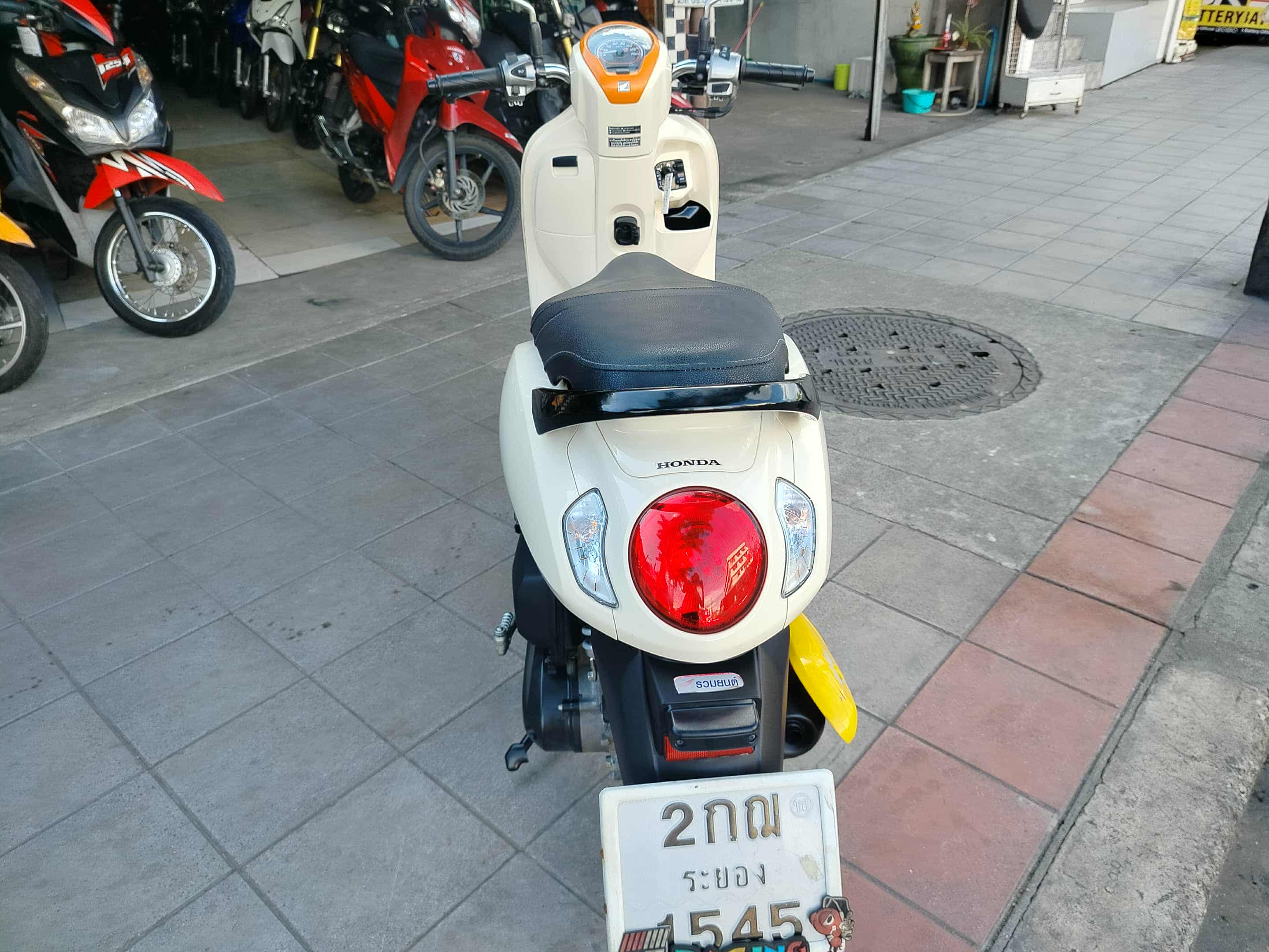 Scoopy led มีขาวเหลือง 2021