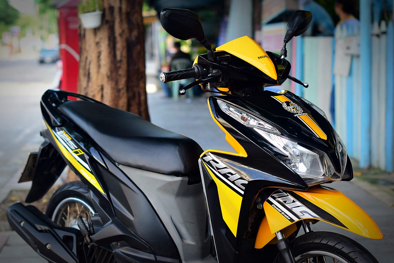 (( ขายแล้วครับ )) click 125i สีเหลืองดำ ส่งให้ถึงที่ครับ