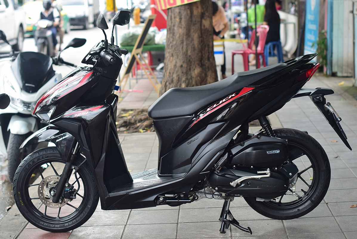 (ปิดขายแล้วครับ)click 125i led สีดำ ท็อปล้อแม็กซ์