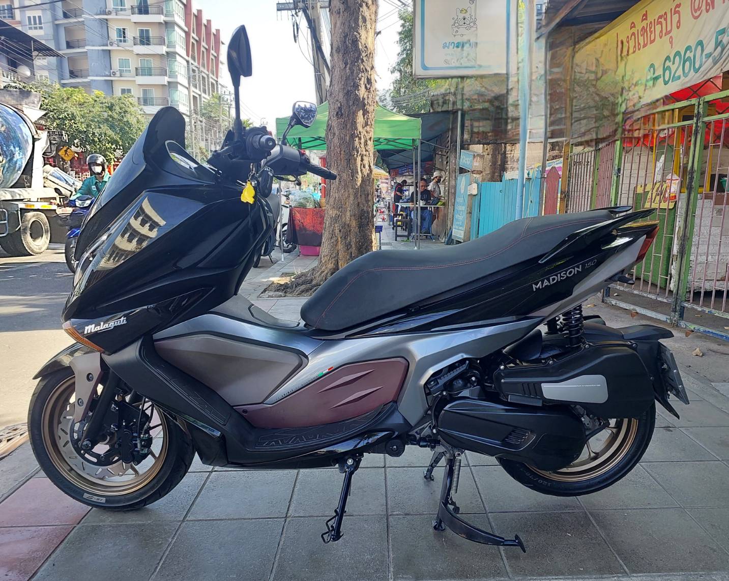 (ปิดการขายครับ) malaguti Madison 150ซีๆ สีดำปี 2022 ดิสเบรคหน้าหลัง