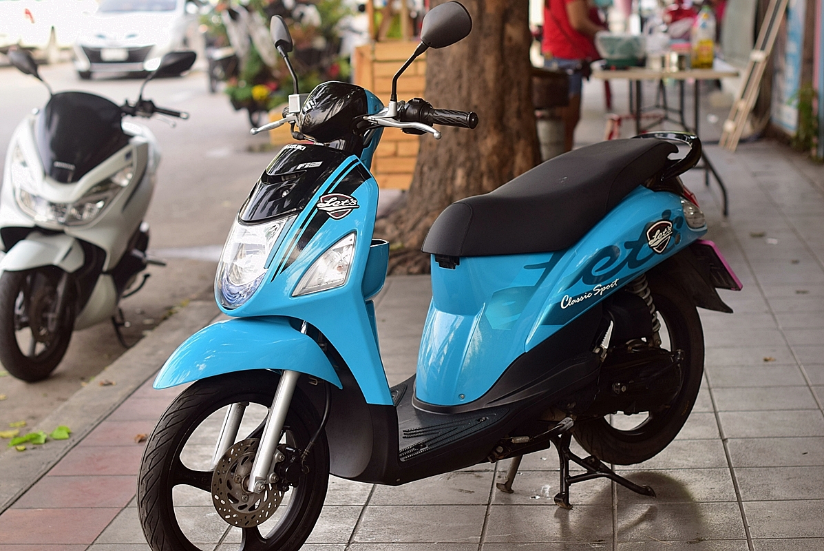 ((ขายแล้ว))Suzuki Let's สีฟ้าดำ ตัวท็อป ล้อแม็กซ์
