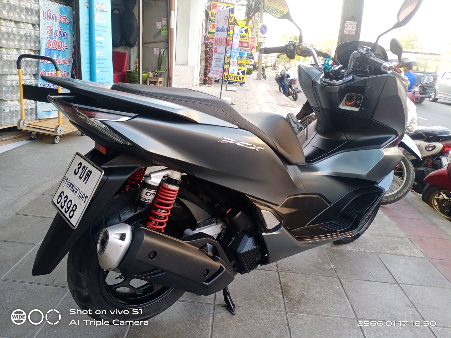 (ปิดการขายครับ) ลูกค้าประจำคันที่3 แล้วครับ pcx 160 ปี2021 สีเทา เครื่องดี สีสวย