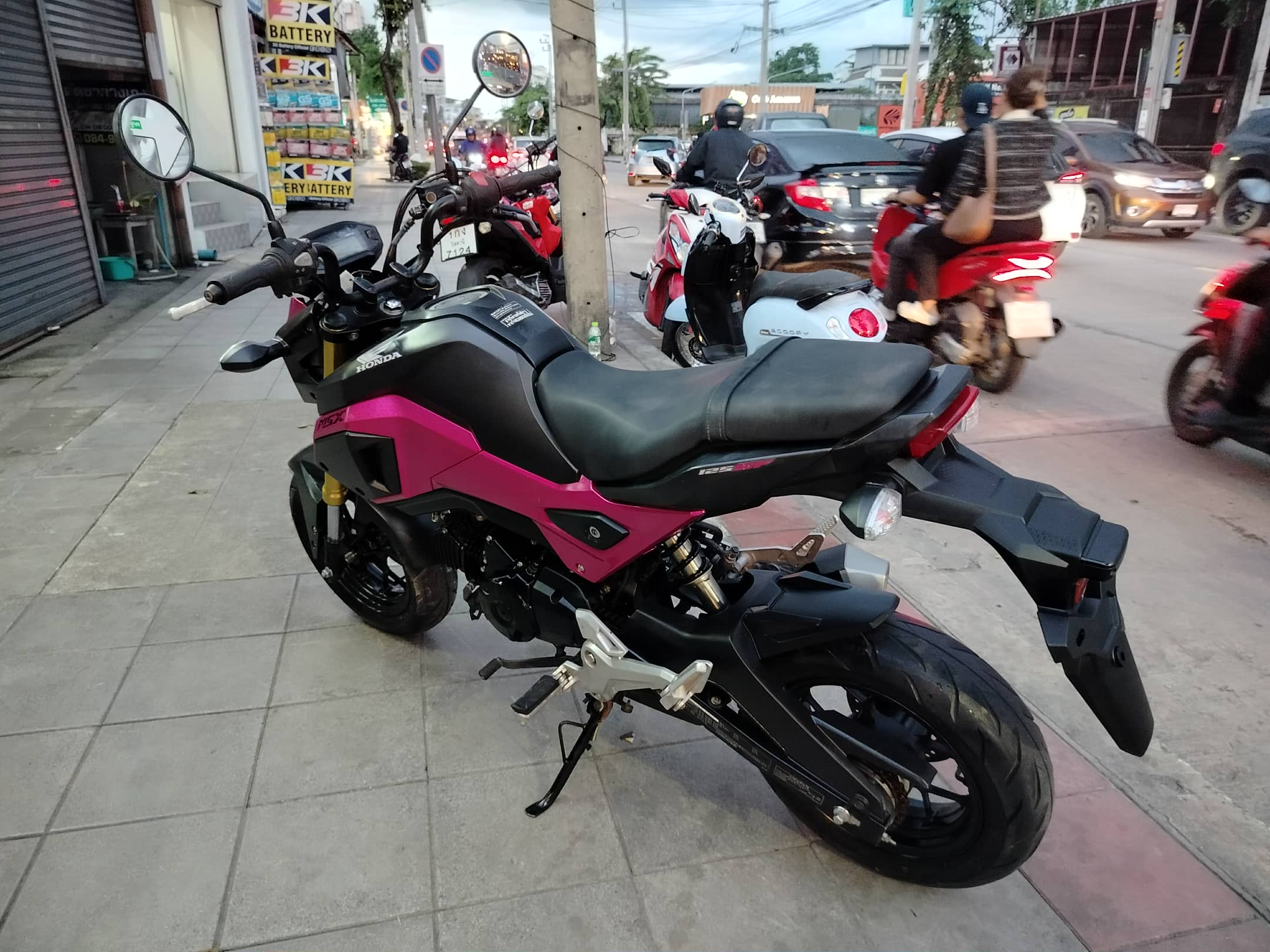 (ปิดการขาย) MSX SF สีดำชมพู จดทะเบียนปี 2020