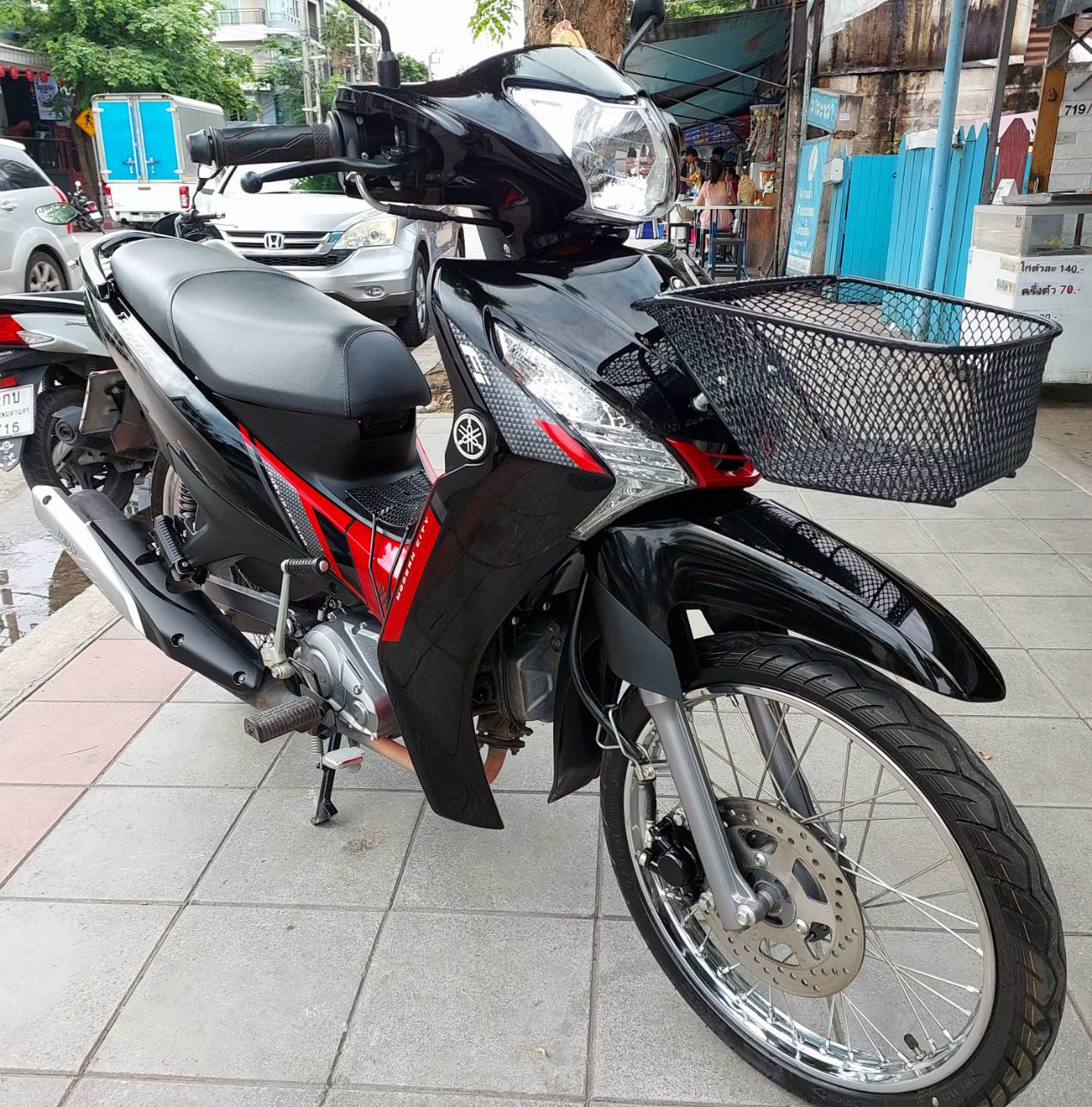 (ปิดการขาย) Yamaha finn สีดำ ปี 2022 สต้าทมือ รถปีเดียว