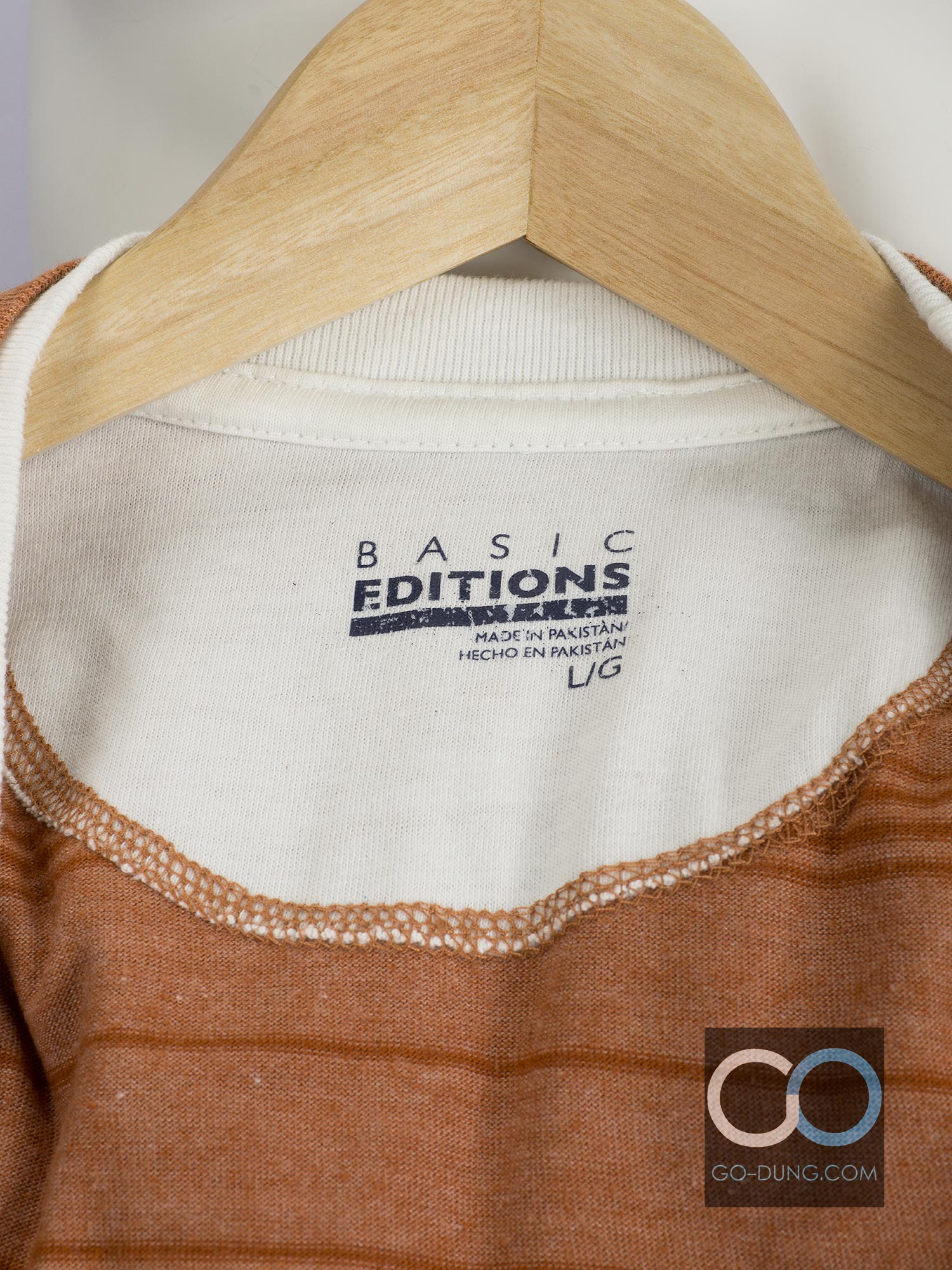 ขาย เสื้อยืดผ้าบาง รุ่นเก่า ผ้าผสม โพลี ยี่ห้อ BASIC EDITIONS