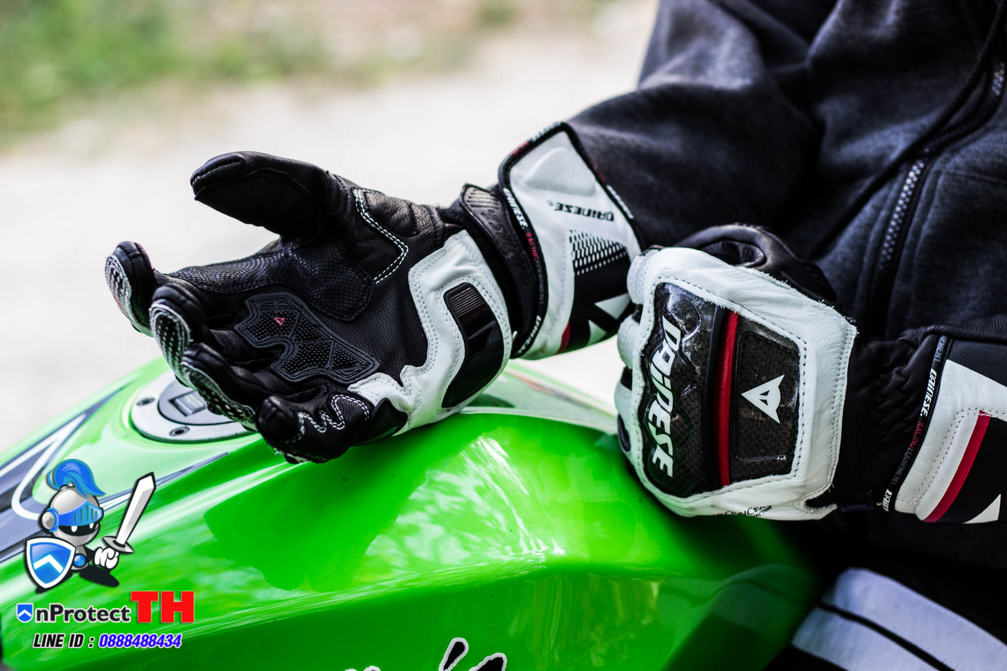 ถุงมือข้อยาว Danese Carbon Cover ST