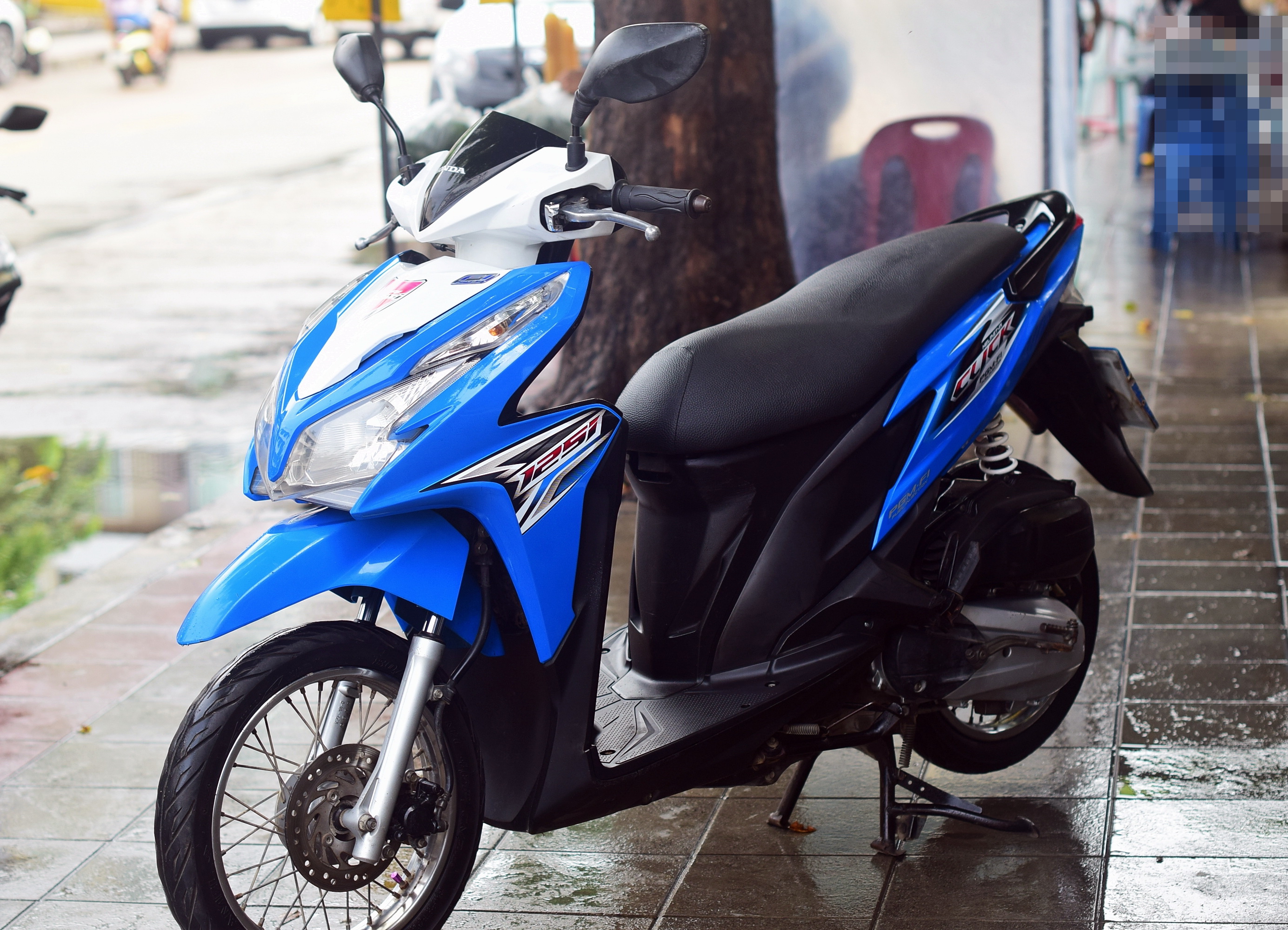 (( ขายแล้วครับ )) click 125 i สีน้ำเงิน ทะเบียนสวย