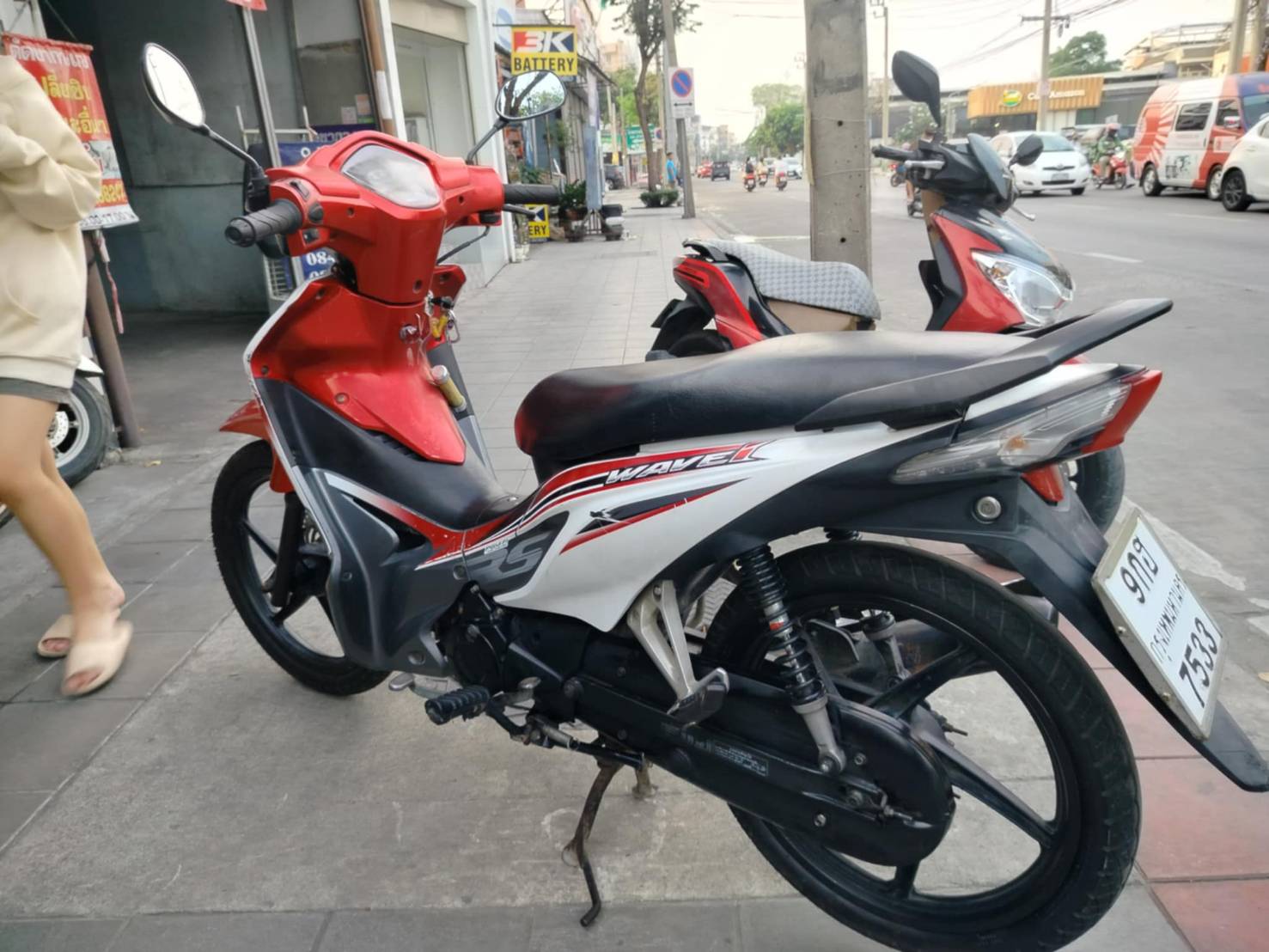 (ปิดการขายครับ) เวฟ 110i ตัวท็อปล้อแม็กสตาร์ทมือ จดทะเบียนปี 2557