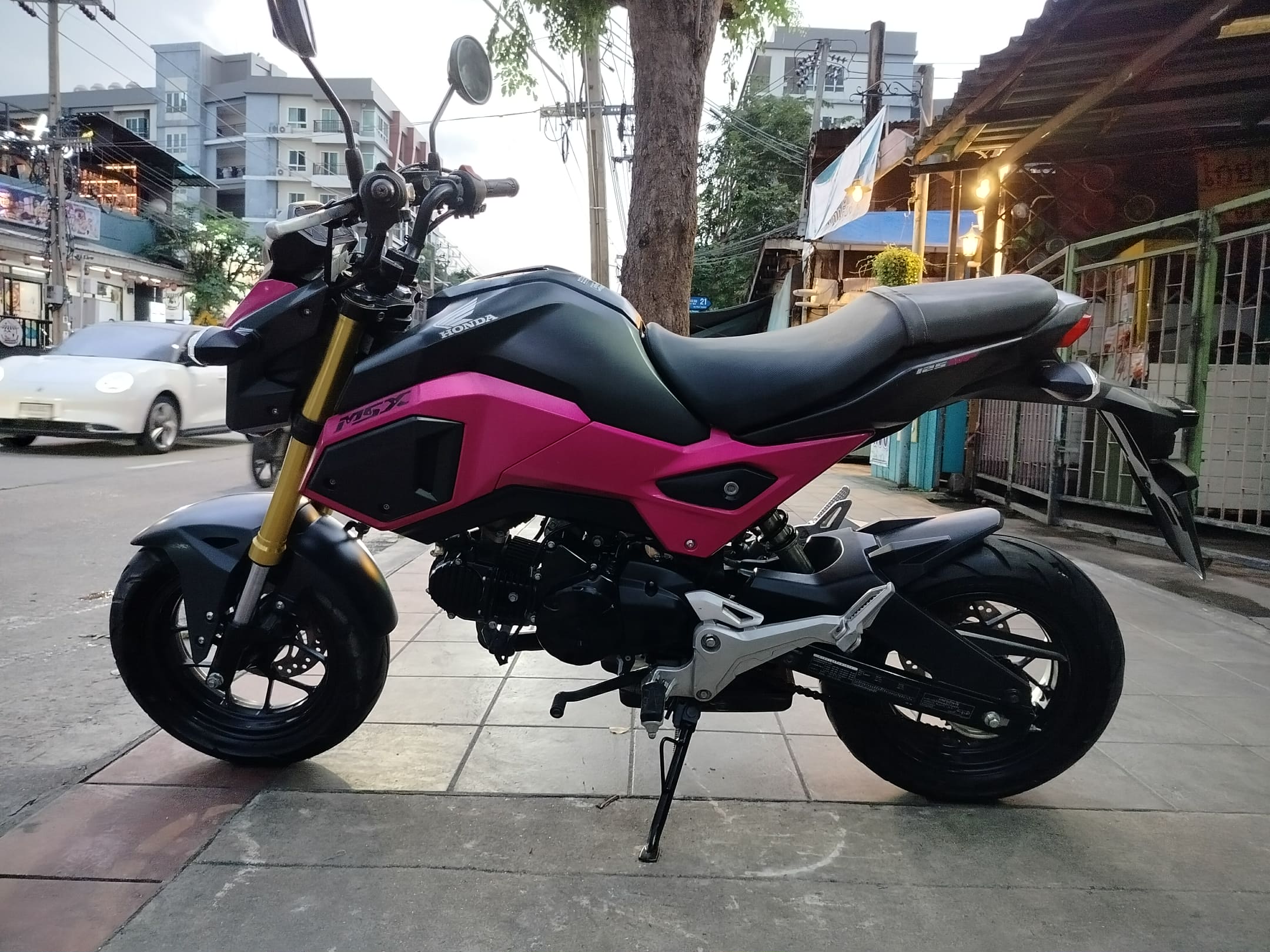 (ปิดการขาย) MSX SF สีดำชมพู จดทะเบียนปี 2020