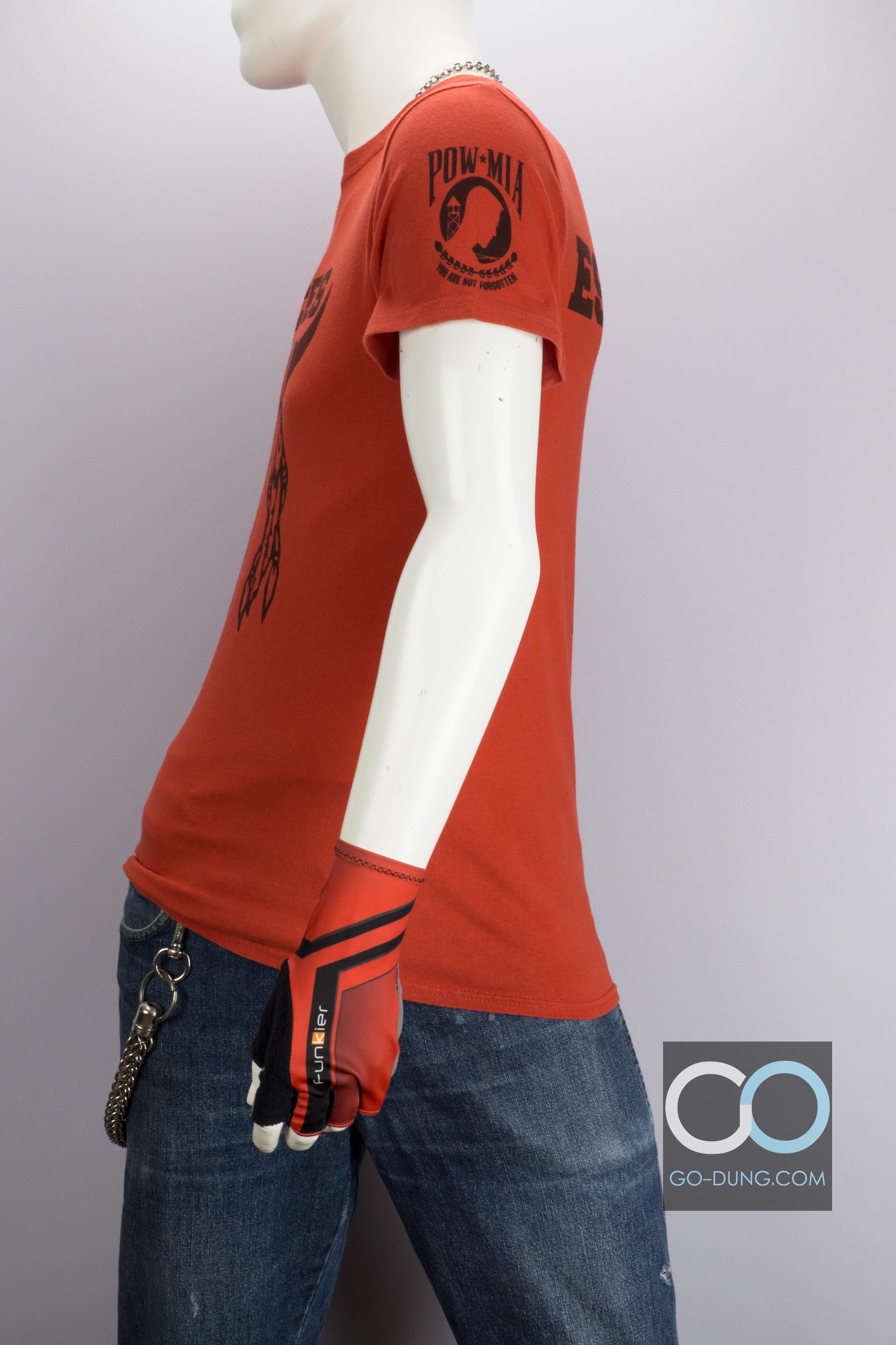 ขาย เสื้อยืดมือสอง ผ้า 100 คอตตอน ยี่ห้อ GILDAN : 355 CES