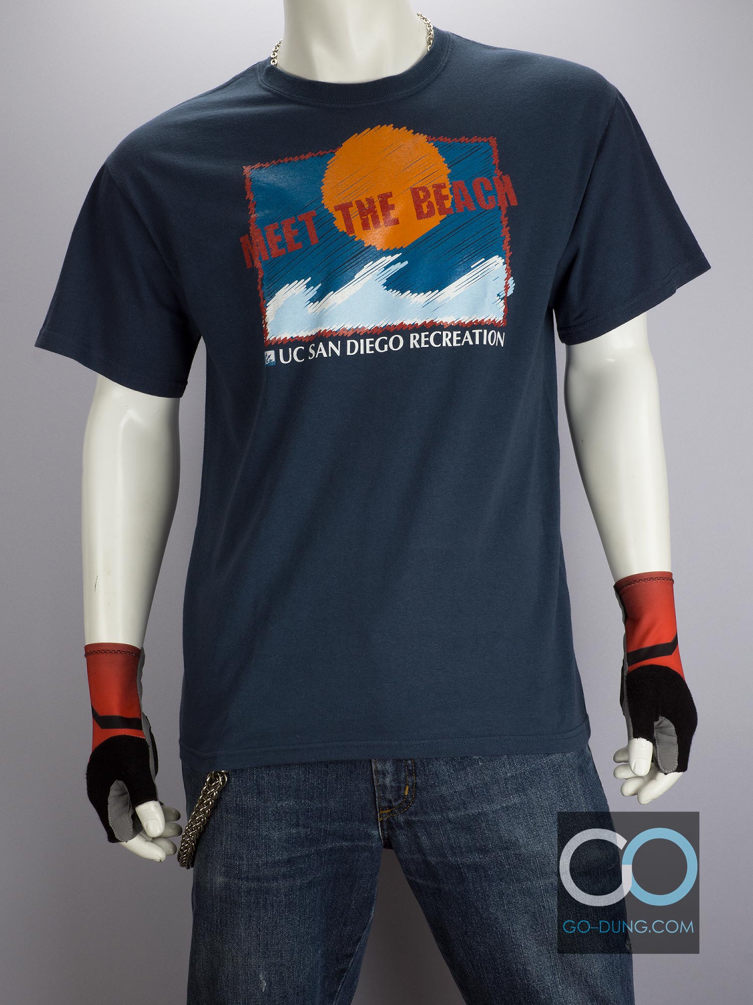 เสื้อยืดมือสอง UCSD Recreation Meet the Beach ยี่ห้อ GILDAN