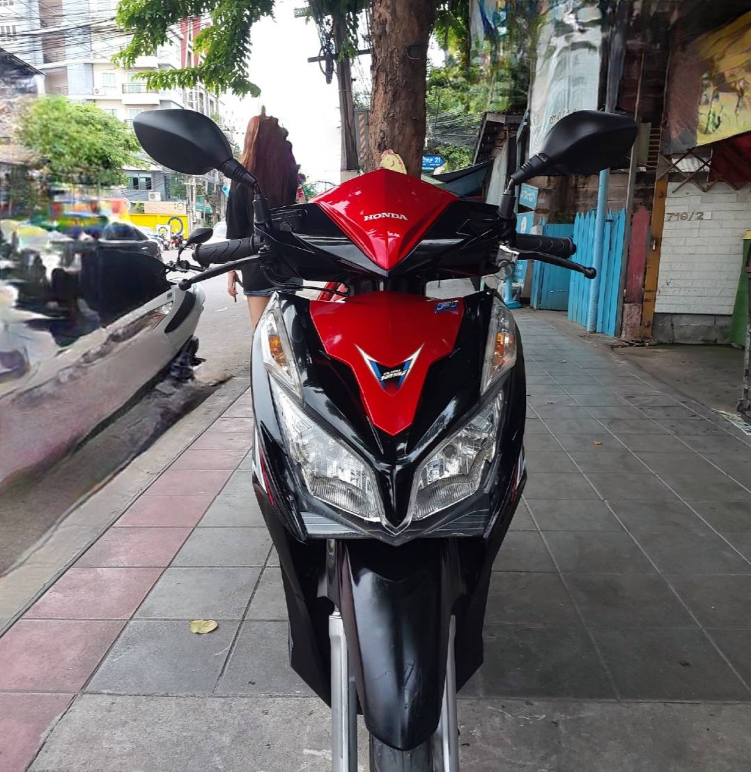 (ปิดการขายครับ) click 125 สีดำแดง ล้อแม็กซ์จดทะเบียนปี 2556 รถบ้านชื่อบุคคลมีเอกสารชุดโอนครบ