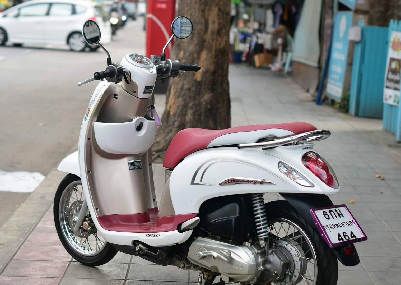 (ปิดการขาย) scoopy 2017 สีขาว น้ำตาล สวยสะอาดตา