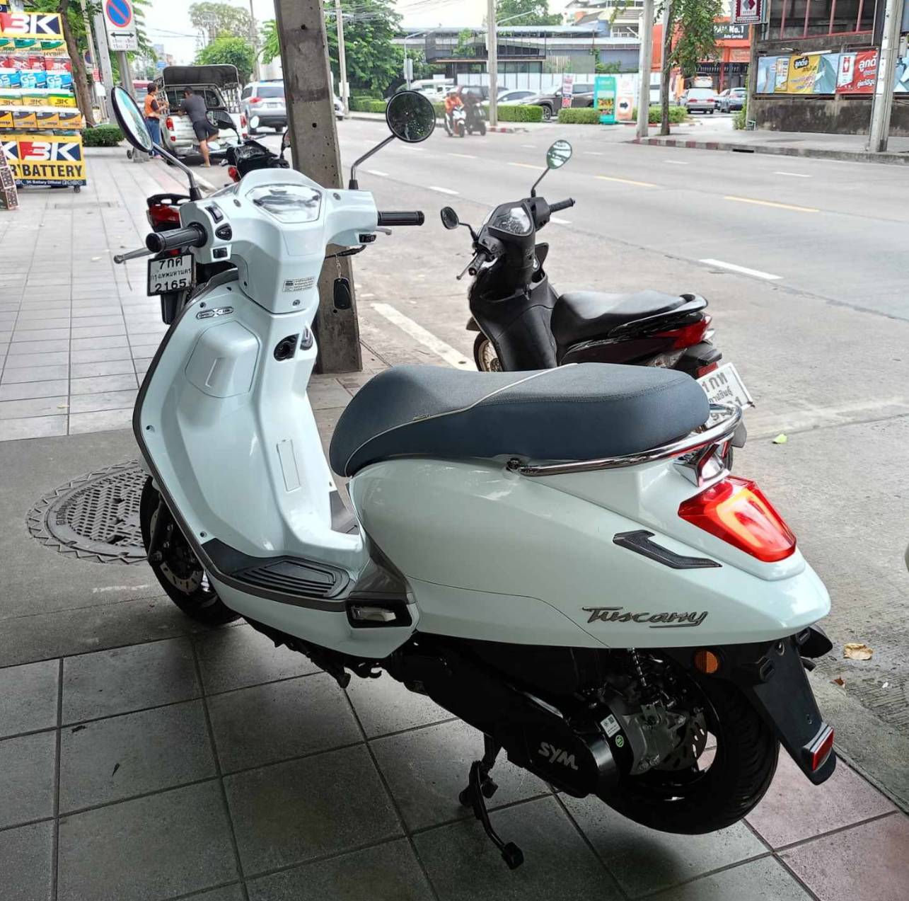 (ปิดการขายครับ) GPX tuscanny 150 cc สีขาวปี 2023 ไมน้อยๆ 3,000 กิโล