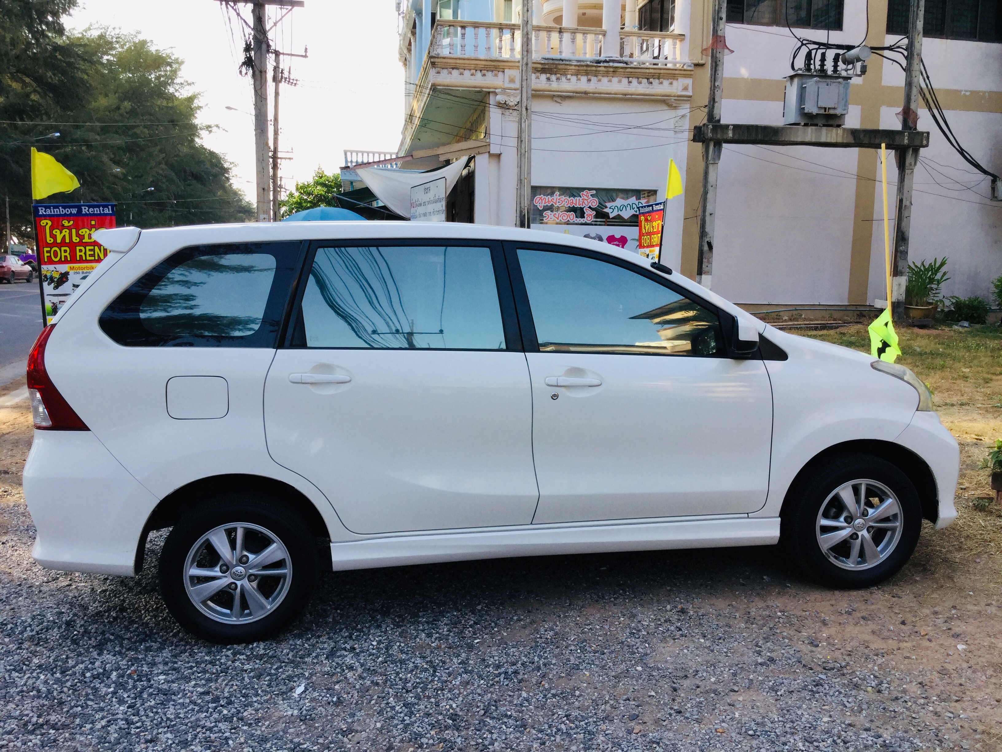 💥🚘🌈Toyota Avanza 7 ที่นั่งตัวท๊อบเกียร์ออโต้ให้เช่า🌈🌴👒 ราคา 1500 บาท/วัน ที่ หาดแม่รำพึง ระยอง สำเนา