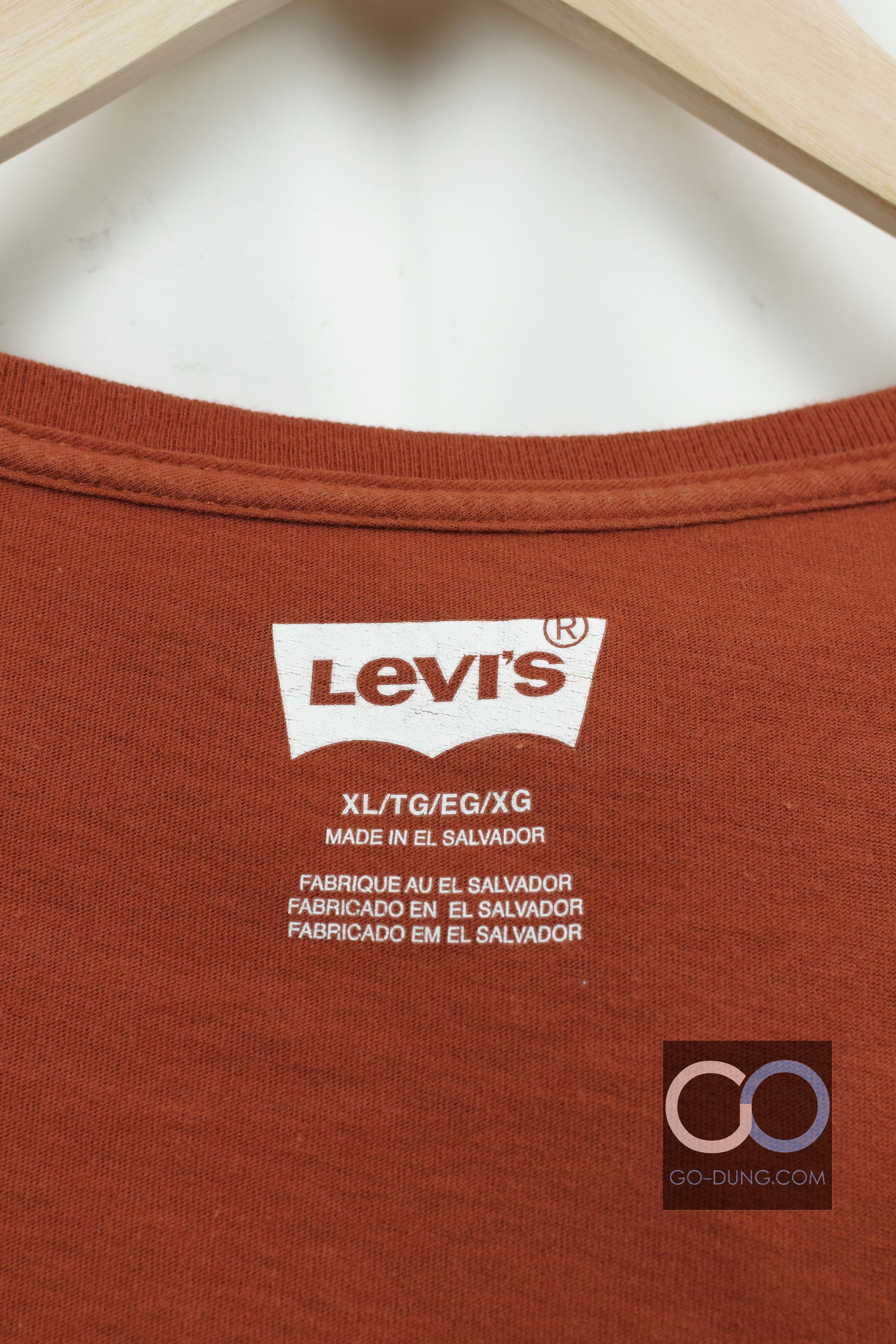 เสื้อยืดแบรนด์ USA แท้ LEVI'S ผ้า 100 คอตตอน *อกด้านขวาบนมีด้ายรุ่ย ลดไปให้ 100 บาท