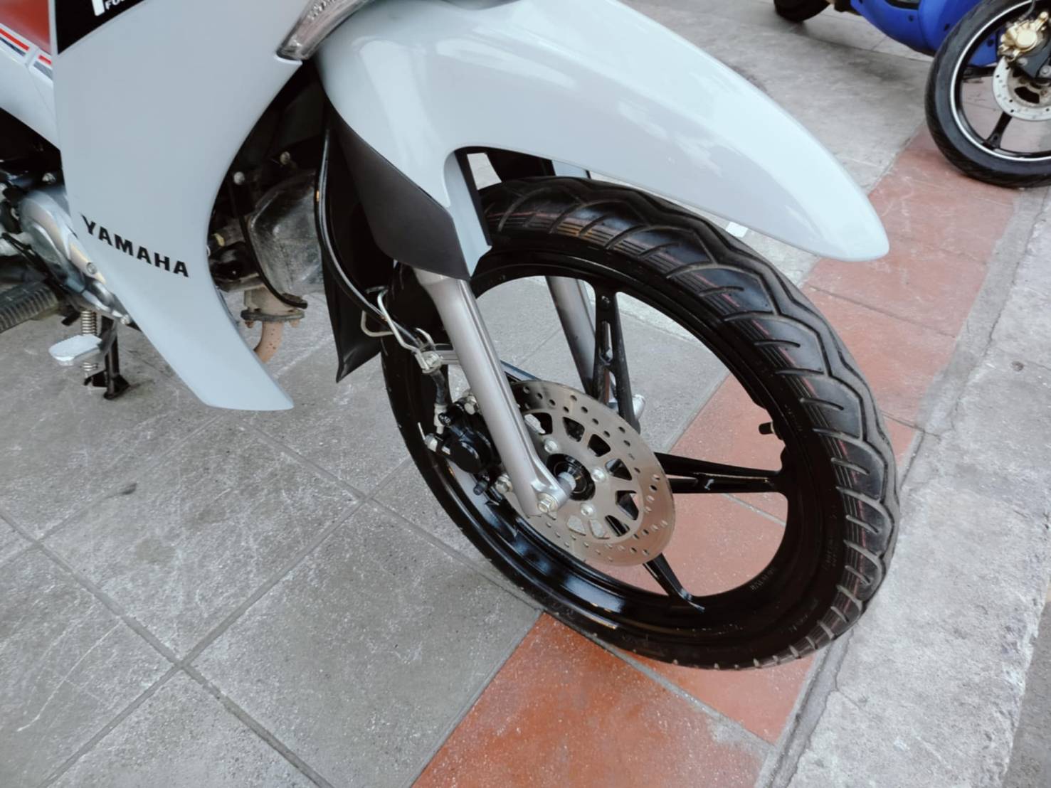 (ปิดการขาย) yamaha finn สีเทา ตัวท็อปล้อแม็กเบรค UBS จดทะเบียนปี 2023