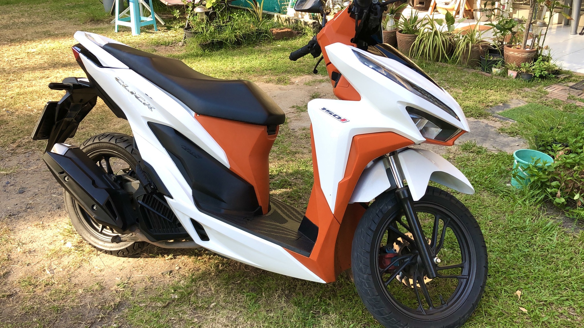 Honda Click 150cc ให้เช่า วันละ 250 บาท รถอยู่หาดแม่รำพึง ระยอง Motorcycle for rent at Mae Rumphueng Beach Rayong 250 baht per day