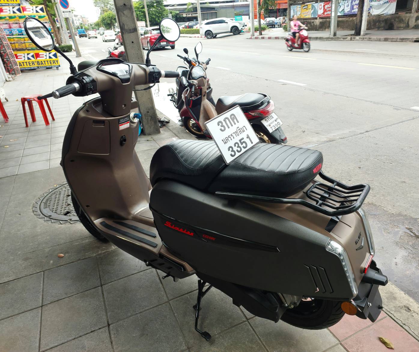 (ปิดการขาย) KEEWAY victoria 200 สีดำ 2023 รถคลาสสิคย้อนยุค 60 ร่ามสมัยด้วยระบบไฟ LED รอบคัน