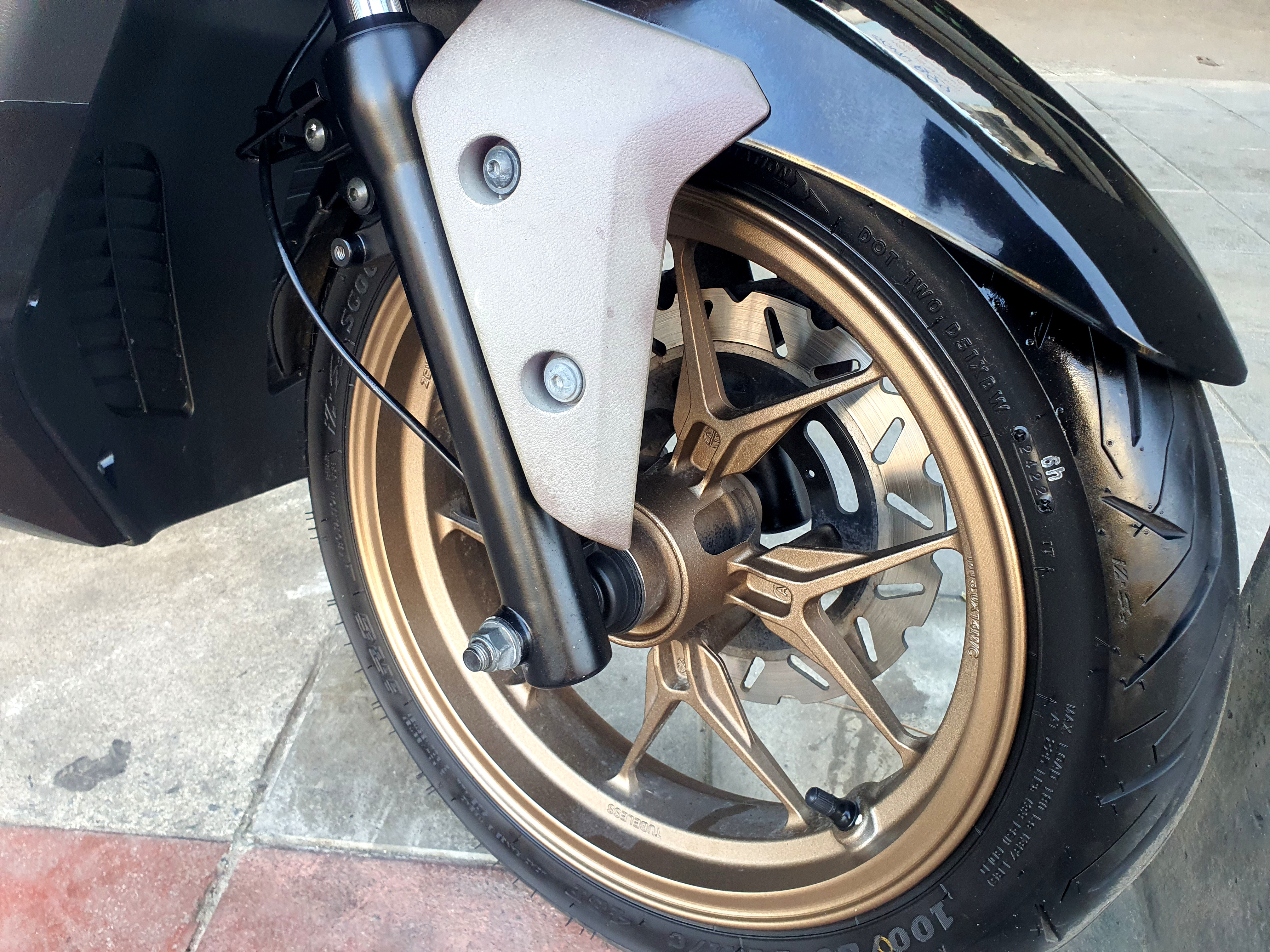 (ปิดการขายครับ) malaguti Madison 150ซีๆ สีดำปี 2022 ดิสเบรคหน้าหลัง