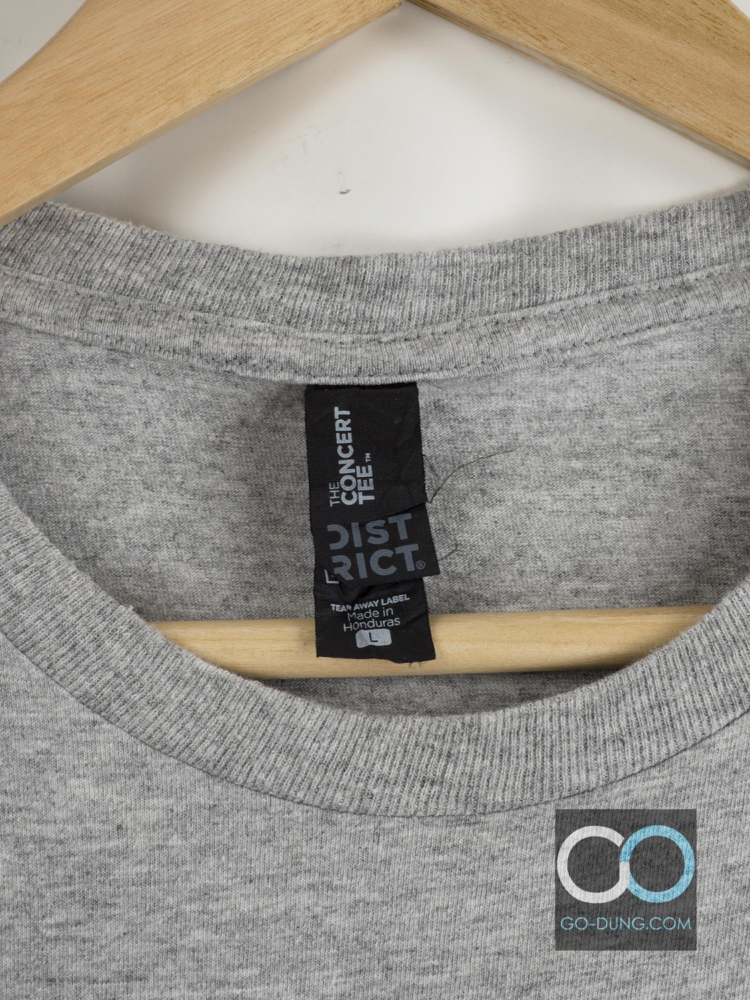 ขาย เสื้อยืดผ้าบาง วินเทจ ผ้าผสม โพลี ยี่ห้อ THE CONCERT TEE